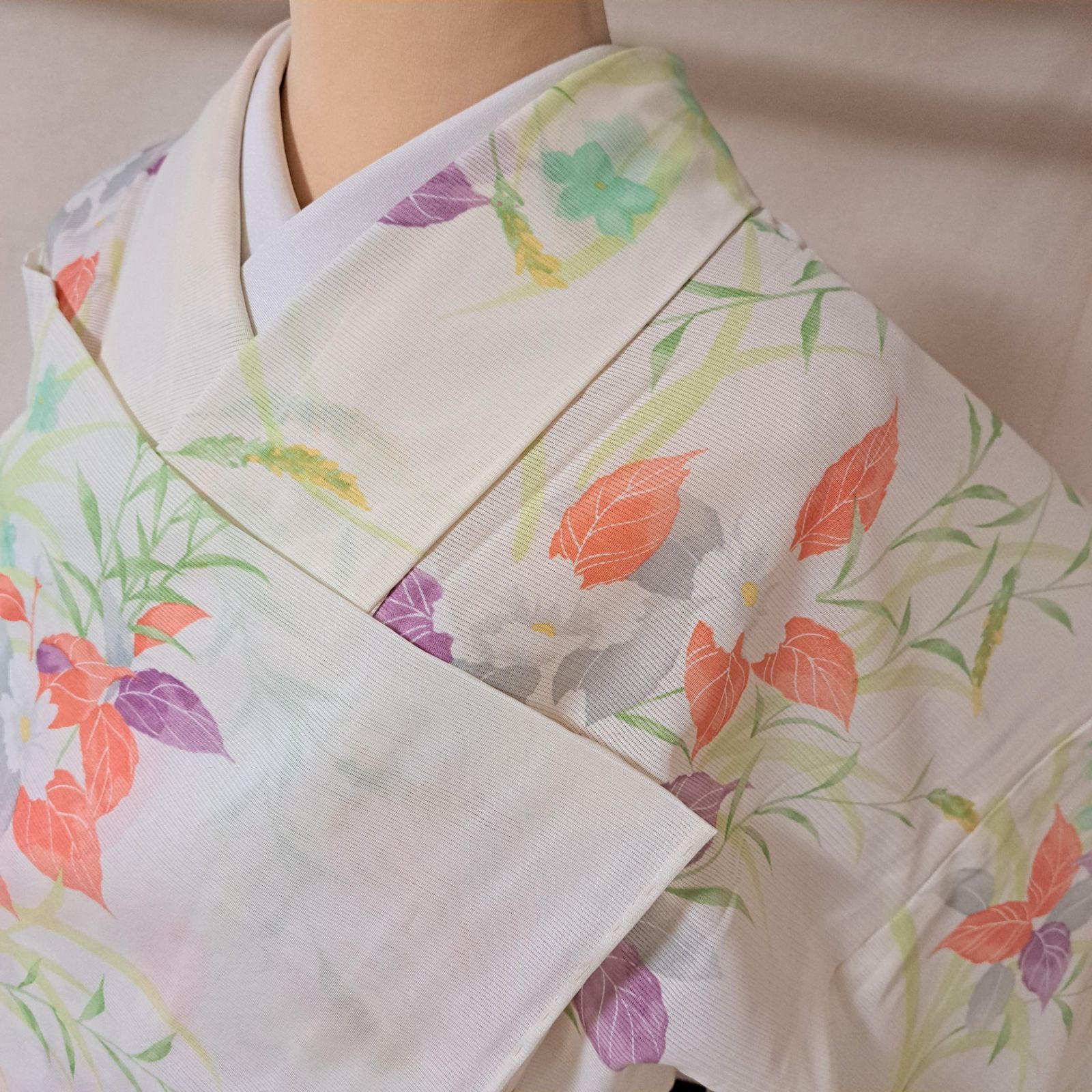 洗える夏着物・小紋・絽】Lサイズ相当身幅 クリーム色 カラフルな草花