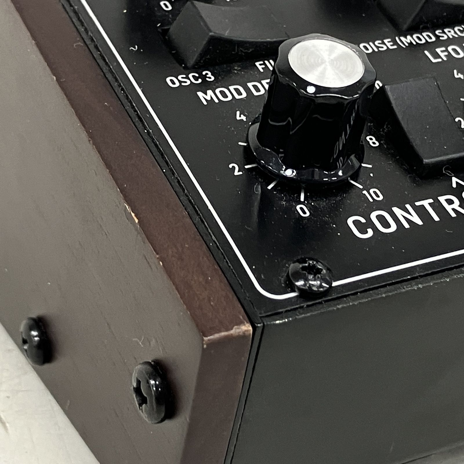 BEHRINGER MODEL D アナログ・シンセサイザー 音響機材 中古 K11362919