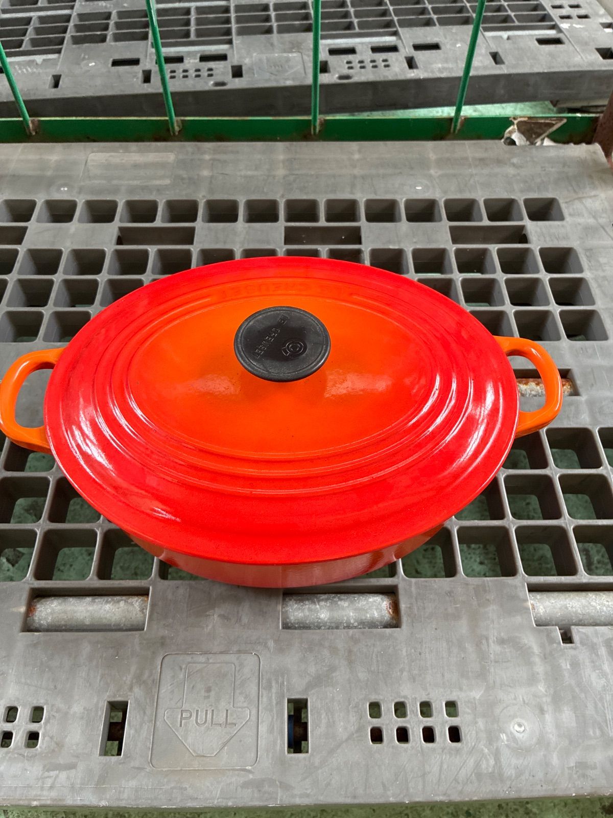 ル・クルーゼ ココットオーバル 27cm 両手鍋 美品 現状品 - メルカリ
