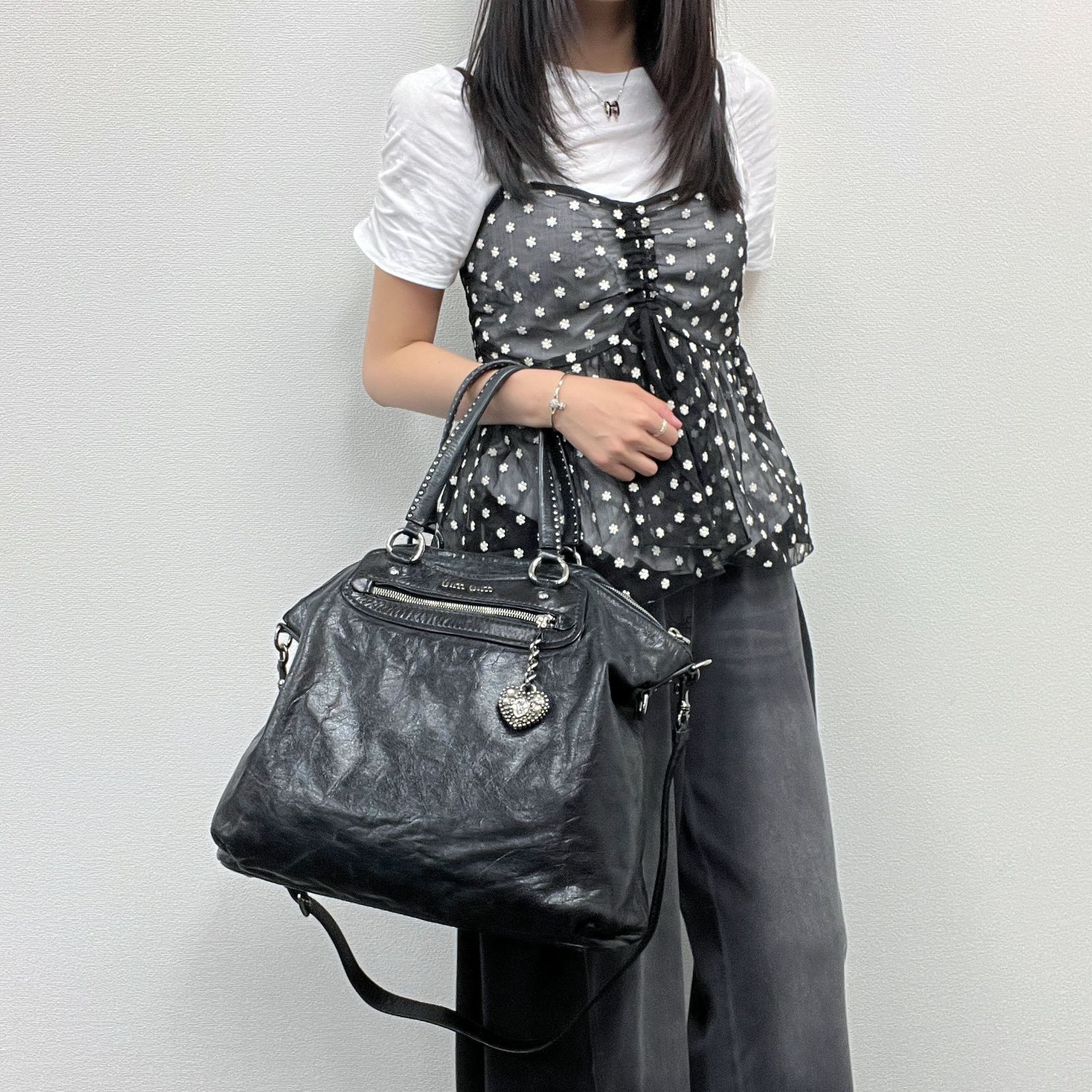 【希少】ミュウミュウ ハンドバッグ ハート スタッズ シルバー 黒 レザー 中古】MIU MIU ミュウミュウ スタッズ 2WAY ハンドバッグ ショルダー