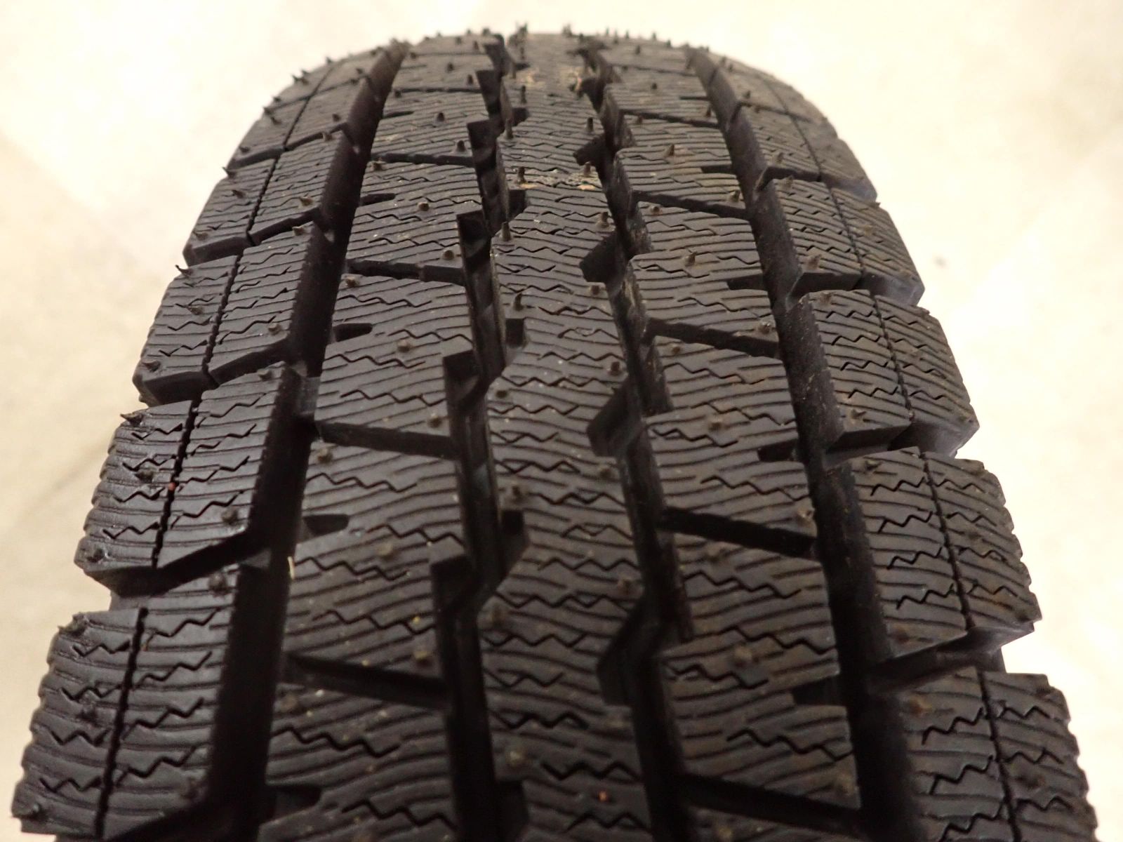 冬新品2025年製 4本 会社宛 送料無料 145R12 6PR LT ダンロップ WINTER