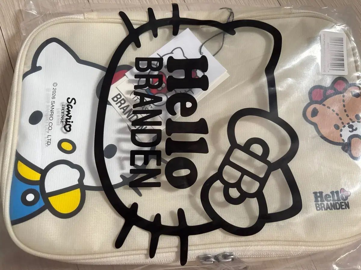 未開封) ブレンドン HELLO KITTY(ハローキティ) 圧縮ポーチ S