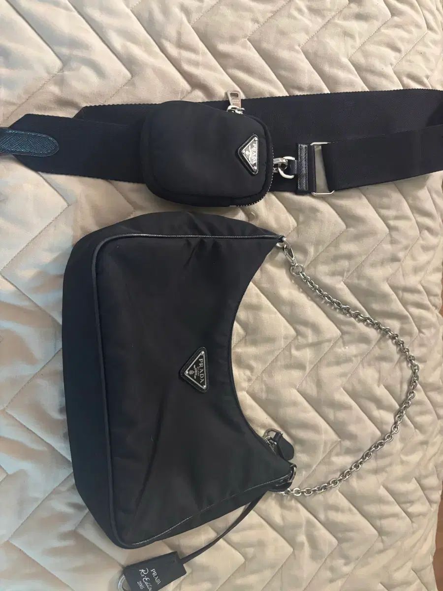 PRADA プラダ ホーボーバッグ HOBO BAG 出品