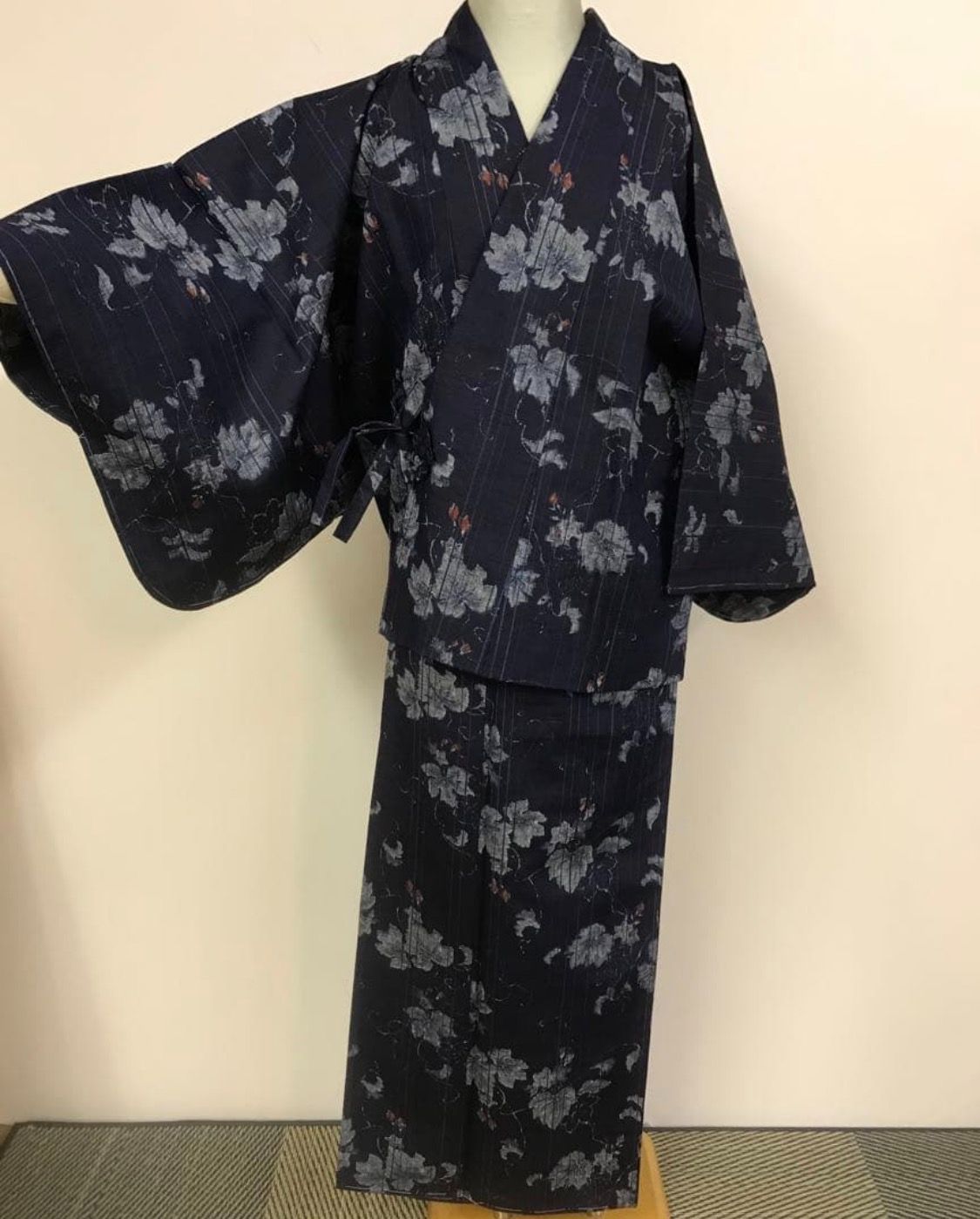 紬の2部式着物　セパレート　草の葉模様