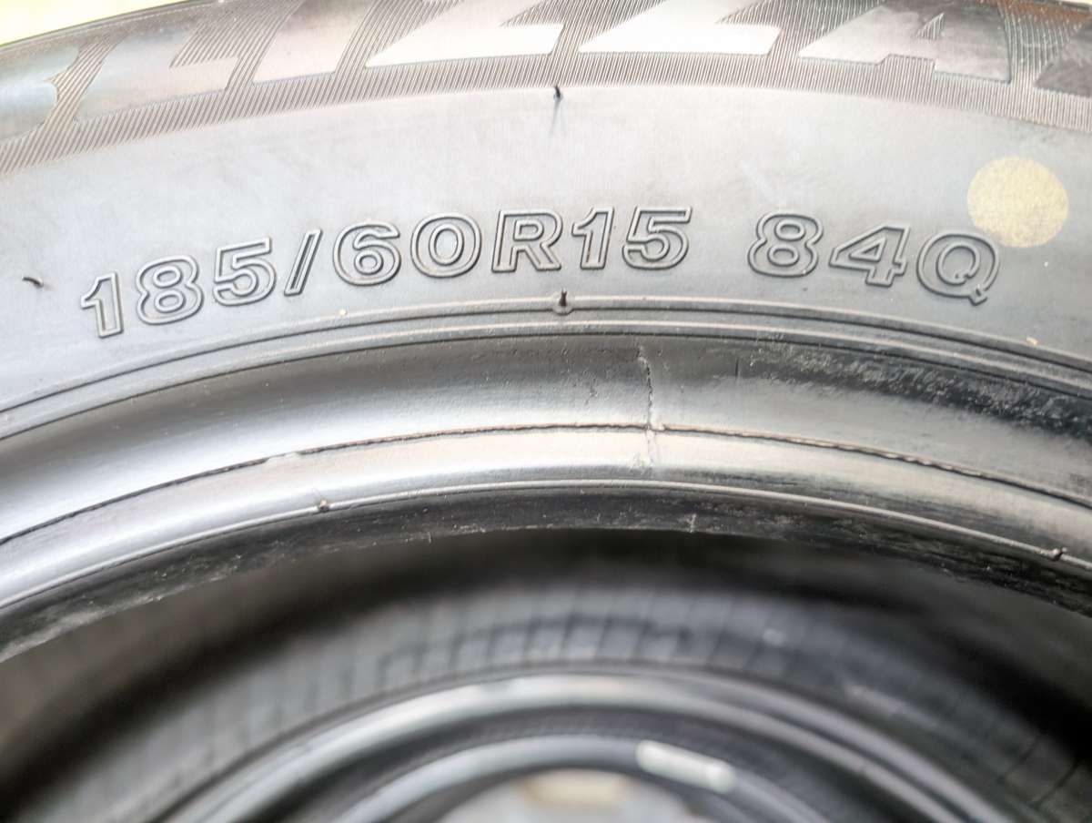 185/60R15 ブリヂストン ブリザック VRX3 中古タイヤ スタッドレス