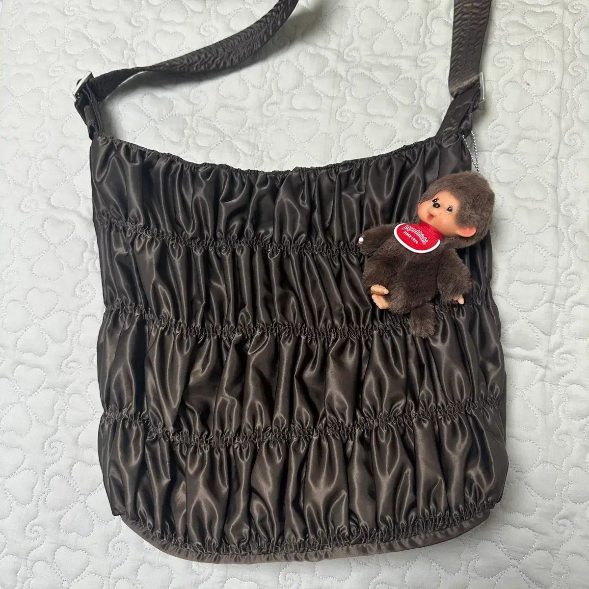 毛糸(ヤン)シシ フェアリー HOBO BAG ブラウン 出品