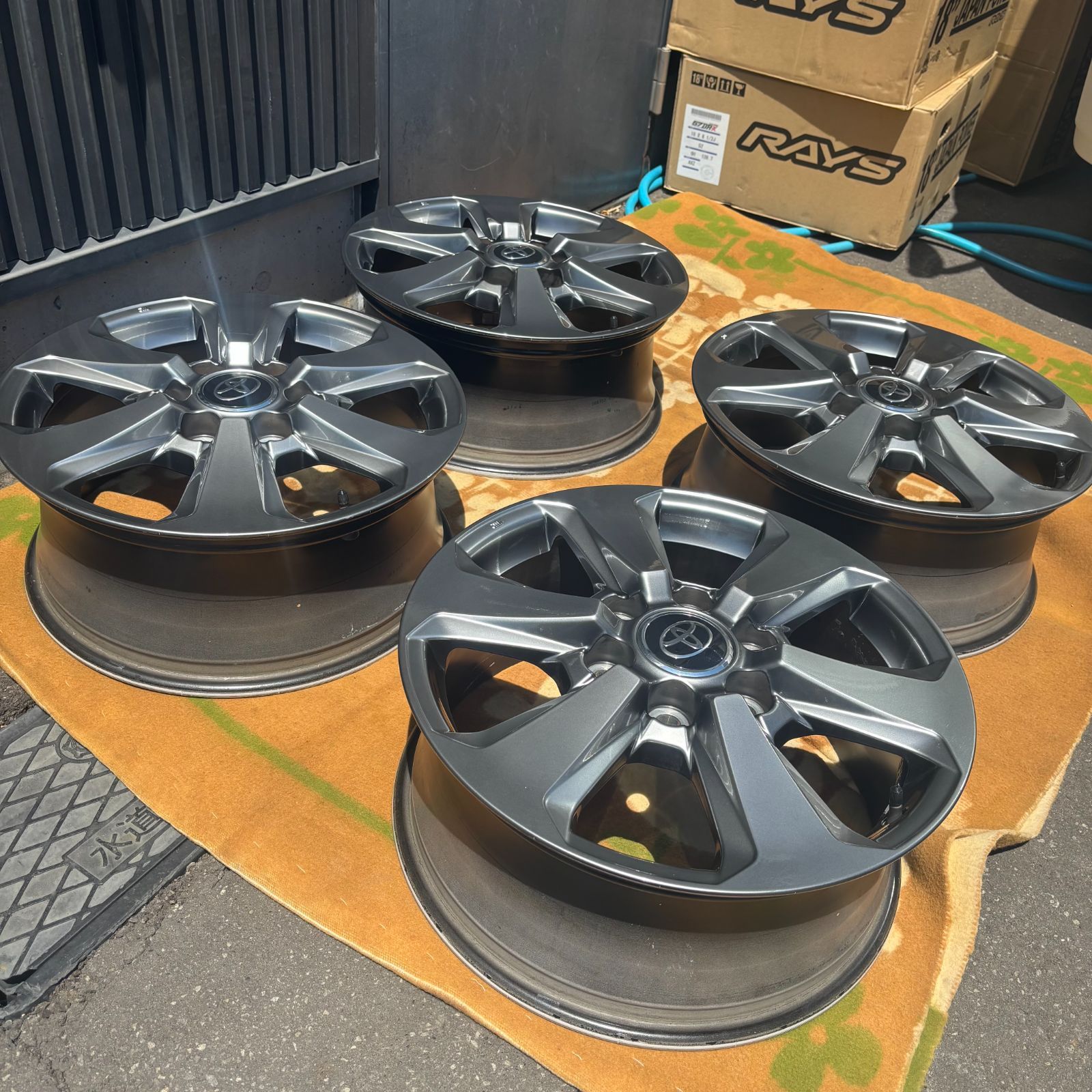 純正】ランクル ランドクルーザー300 VX 18インチ アルミ ホイール 4本