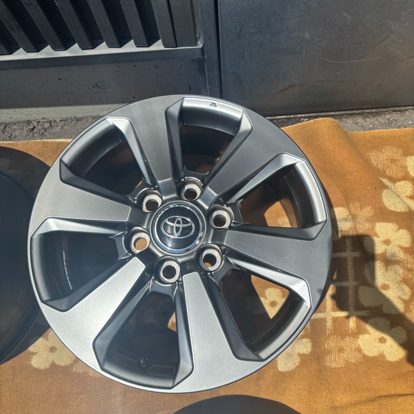 純正】ランクル ランドクルーザー300 VX 18インチ アルミ ホイール 4本