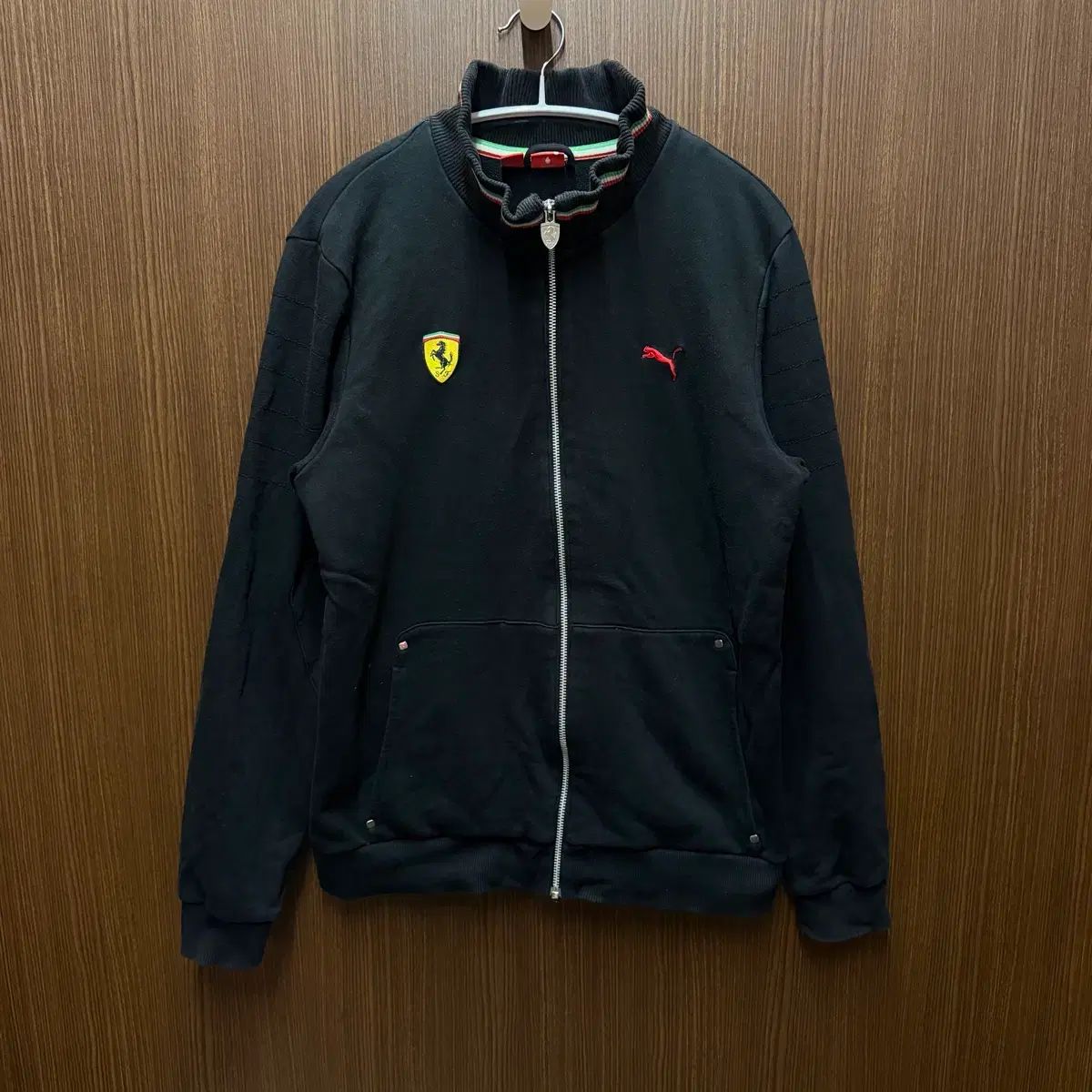 プーマ フェラーリ トラックジャージ ジップアップ 6,467円