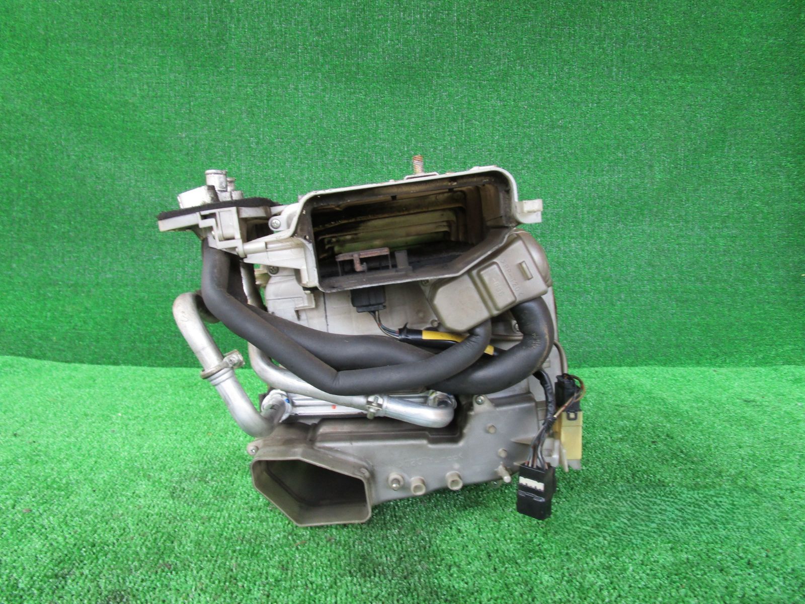 エアコンユニット　エバポレーター　ヒーターコア　　 日野 プロフィア SH1EDJ　　C12-17-5730