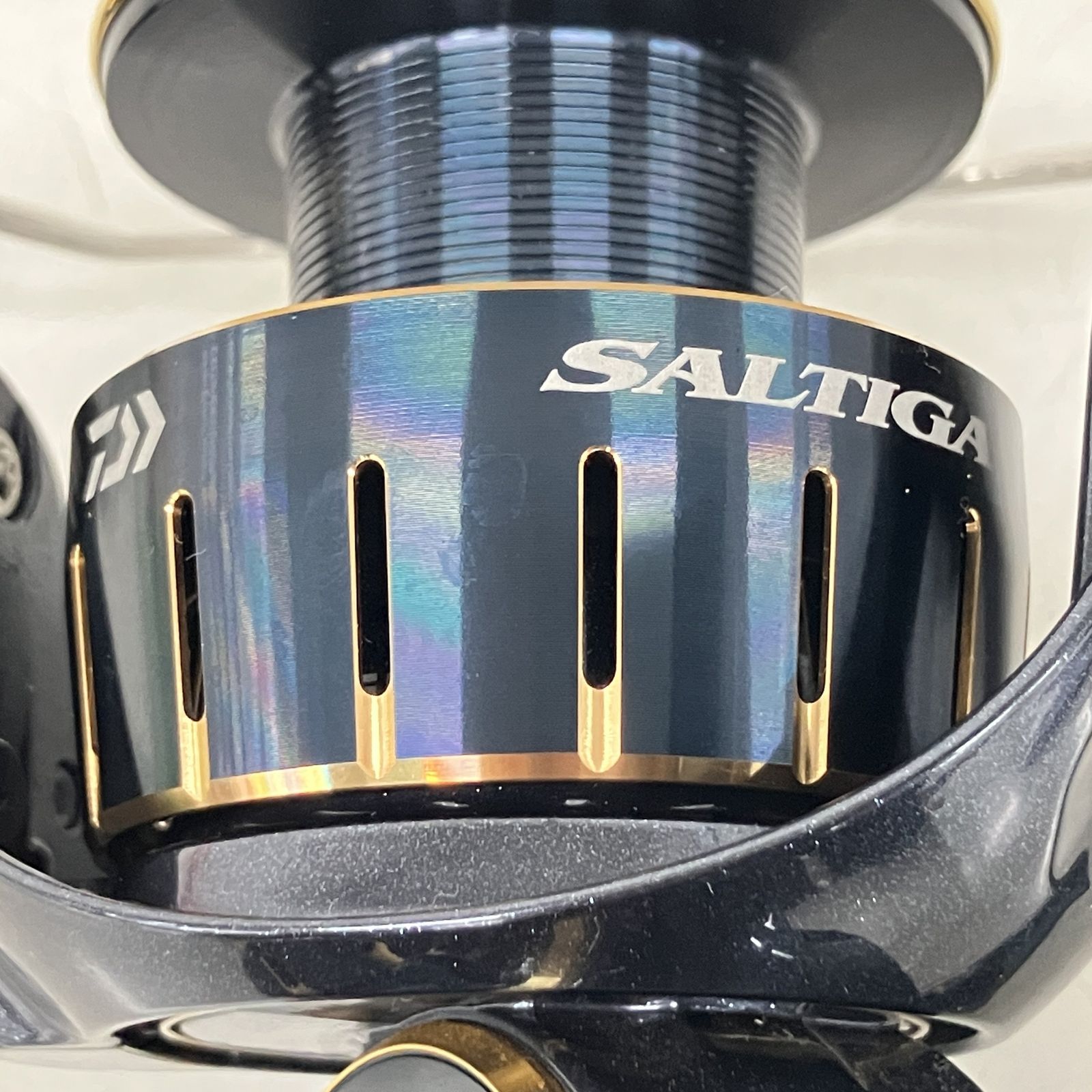 DAIWA ダイワ 23 SALTIGAソルティガ 4000-XH リール 釣具 中古 美品