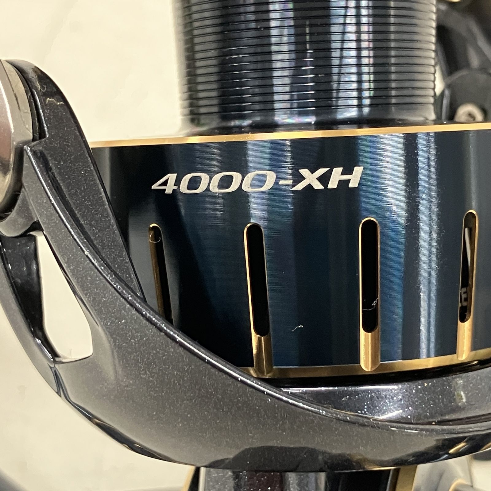 DAIWA ダイワ 23 SALTIGAソルティガ 4000-XH リール 釣具 中古 美品