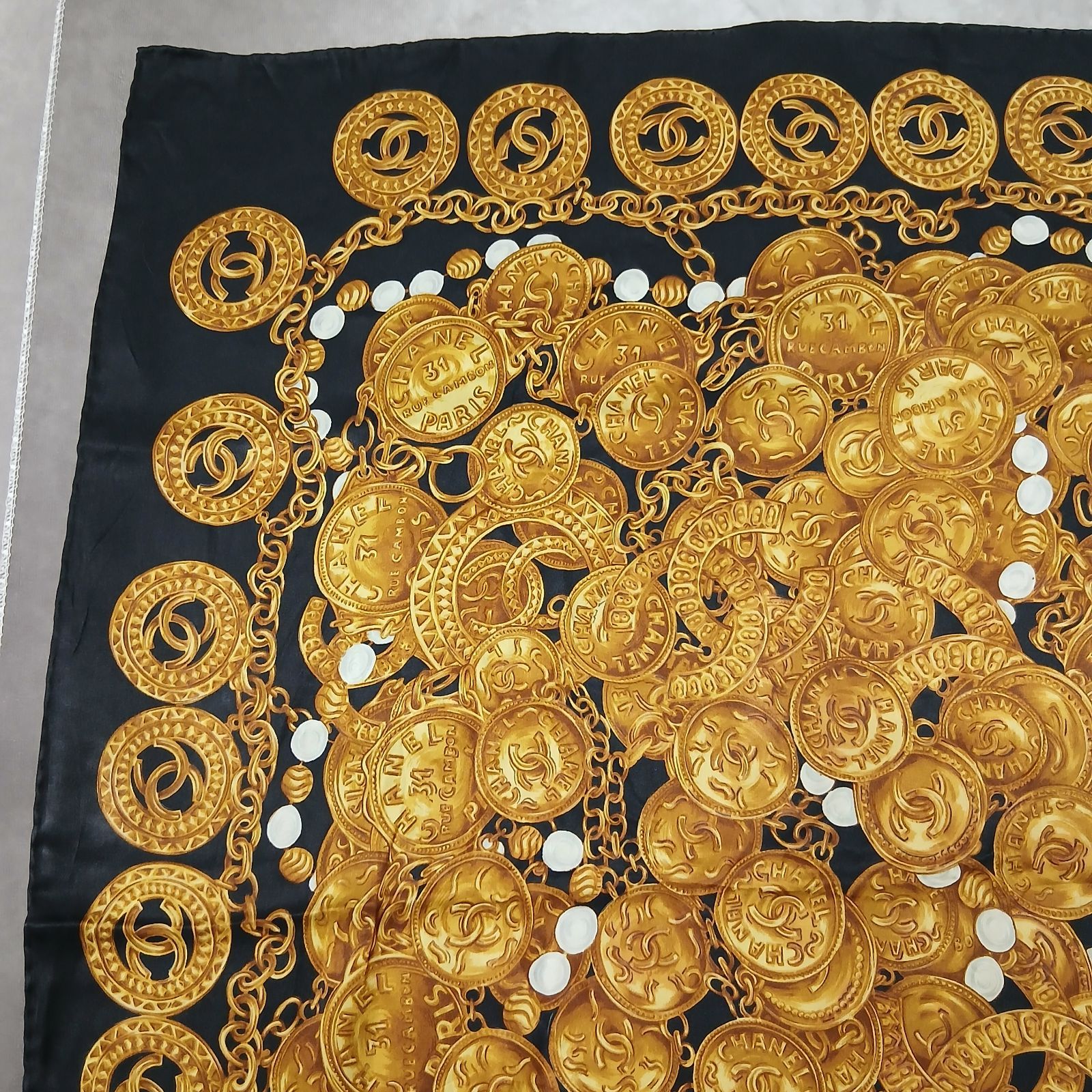 CHANEL シャネル 大判スカーフ ココマーク コインチェーン ブラック