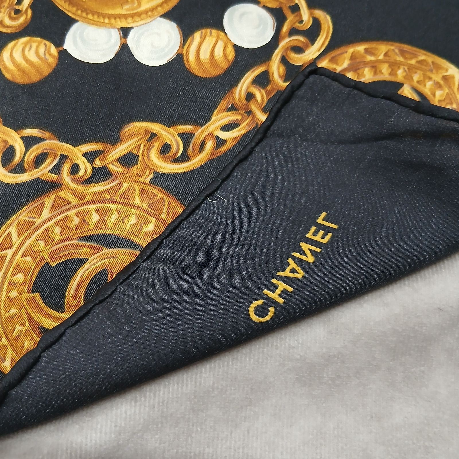 CHANEL シャネル 大判スカーフ ココマーク コインチェーン ブラック
