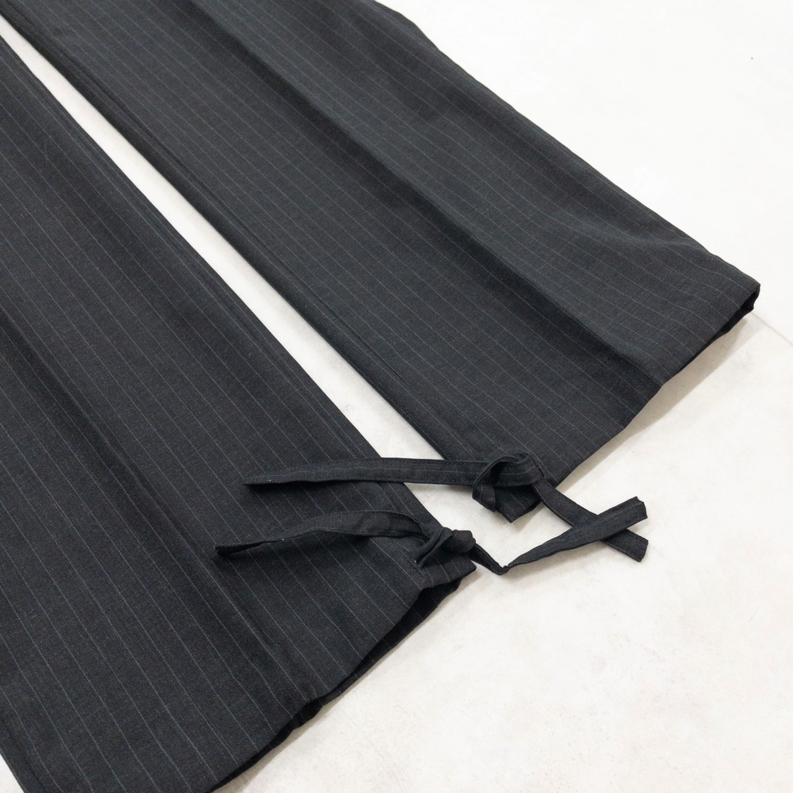 KRISVANASSCHE クリスヴァンアッシュ パンツ ストライプ柄 ドローコード 2WAY ウール グレー ベルギー製 メンズ 48 b01546 KRISVANASSCHE クリスヴァンアッシュ パンツ ストライプ柄 ドロー