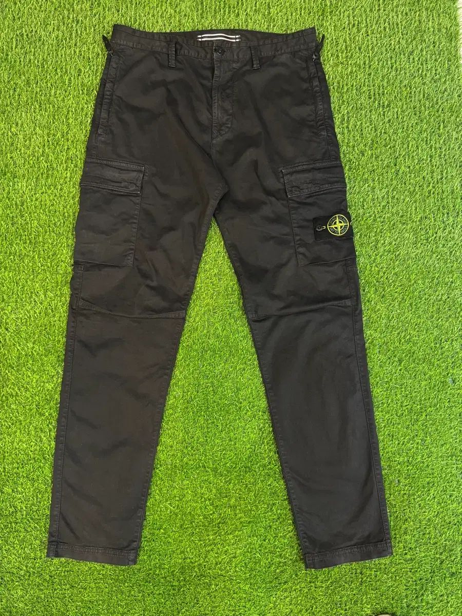 STONE ISLAND ストーンアイランド ブラック カーゴ パンツ