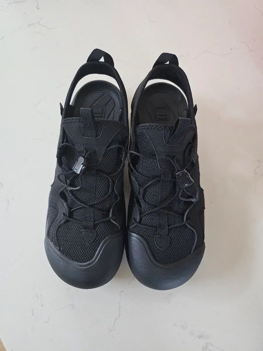 (新品)フィラ ペイト サンダルV2