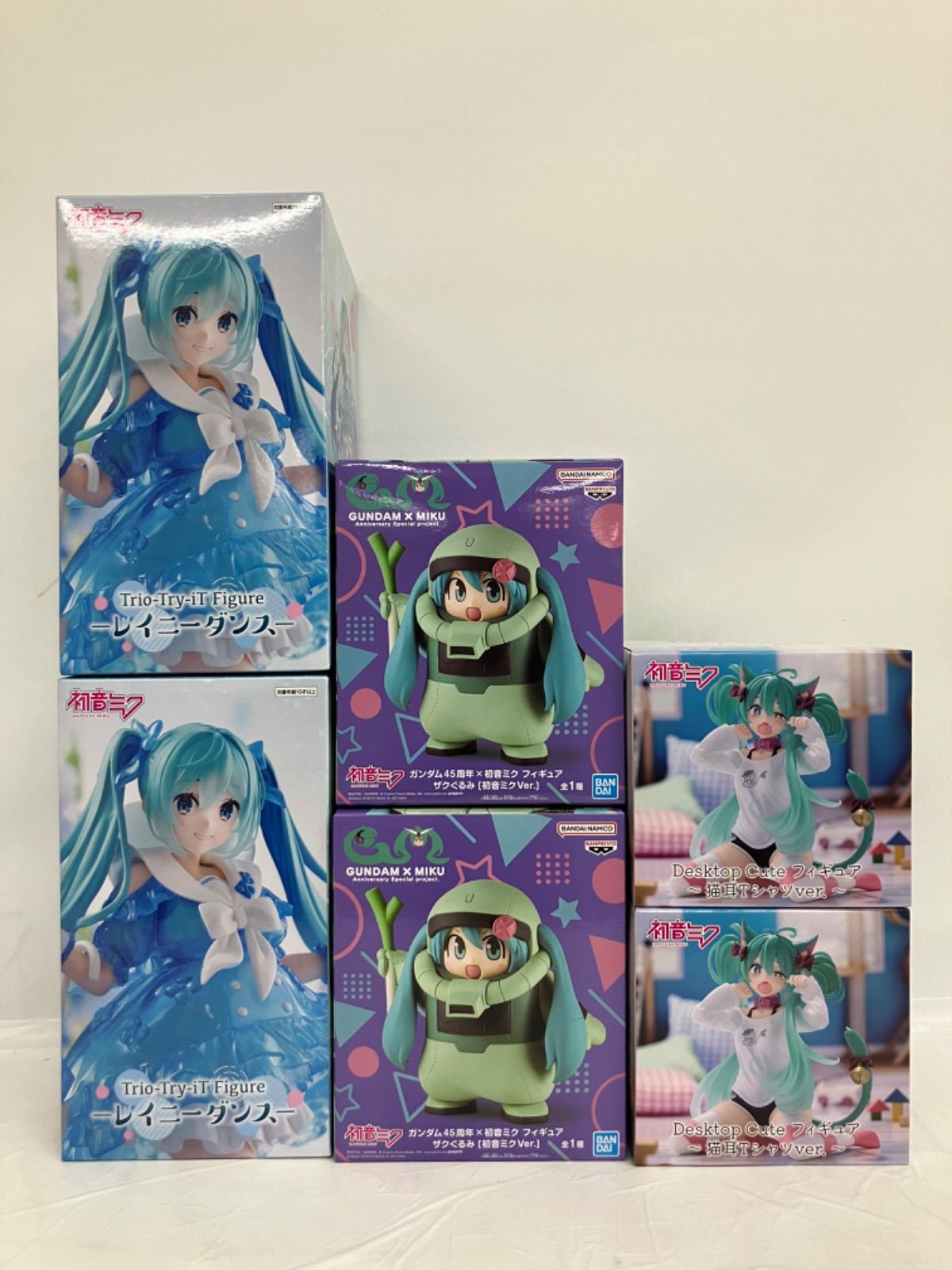 初音ミク 猫耳Tシャツ10個　ザクぐるみ2個　フィギュア　まとめ売り 未開封 初音ミク フィギュア レイニーダンス ザクぐるみ 猫耳Tシャツ 3