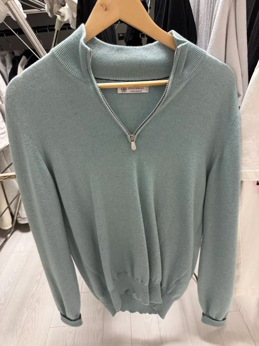 ブルネロクチネリ カシミア