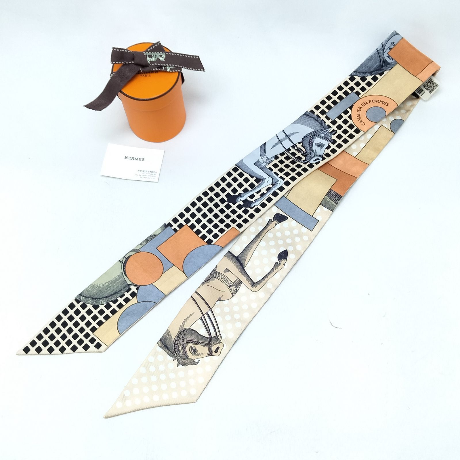 ✨️HERMES✨️ エルメス ツイリー カヴァリエ アン フォルム ベージュ シルク タグ付き