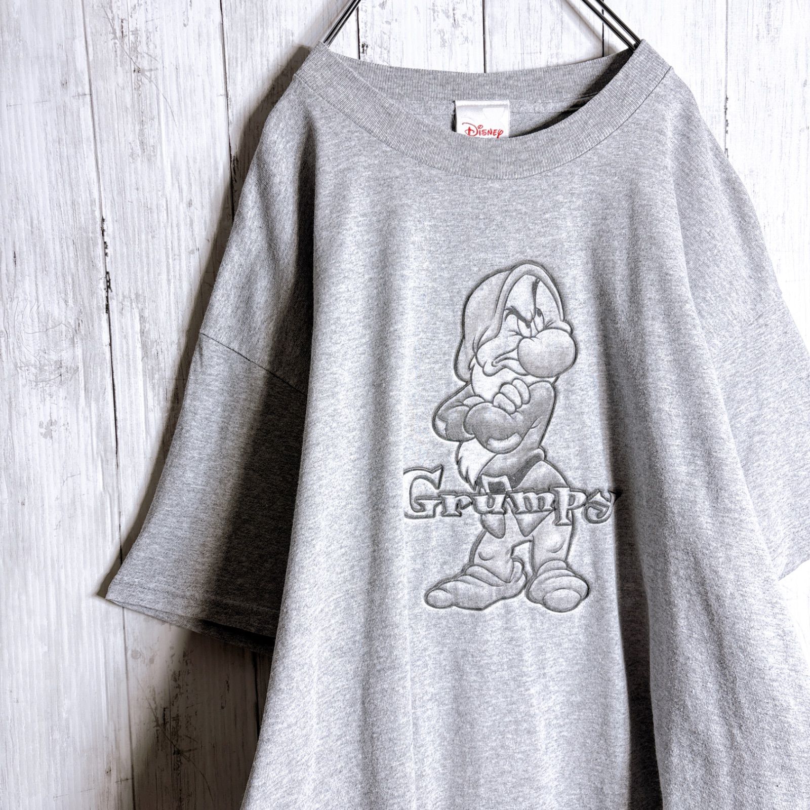 【人気キャラクター】Disney T-shirt ディズニー グランピー おこりんぼ 七人のこびと グレー キャラクター 古着 半袖Tシャツ #N5248
