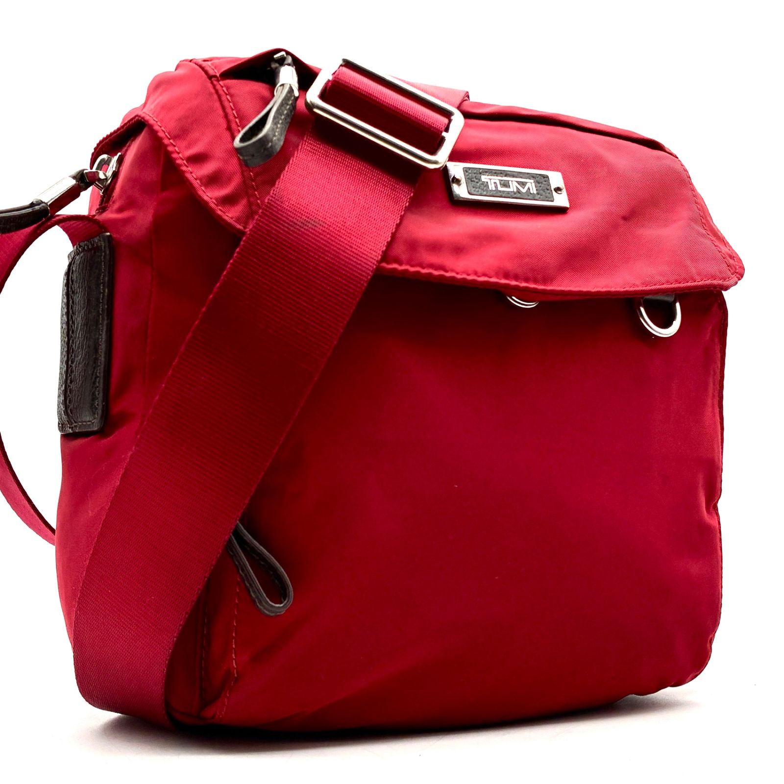 美品 トゥミ TUMI ヴォヤジュール カプリ ショルダーバッグ クロスボディ メッセンジャー フラップ レッド 赤 ナイロン 軽量 ボーナス 夏休み 帰省 お盆 敬老の日 サマーギフト シルバーウィーク ご褒美