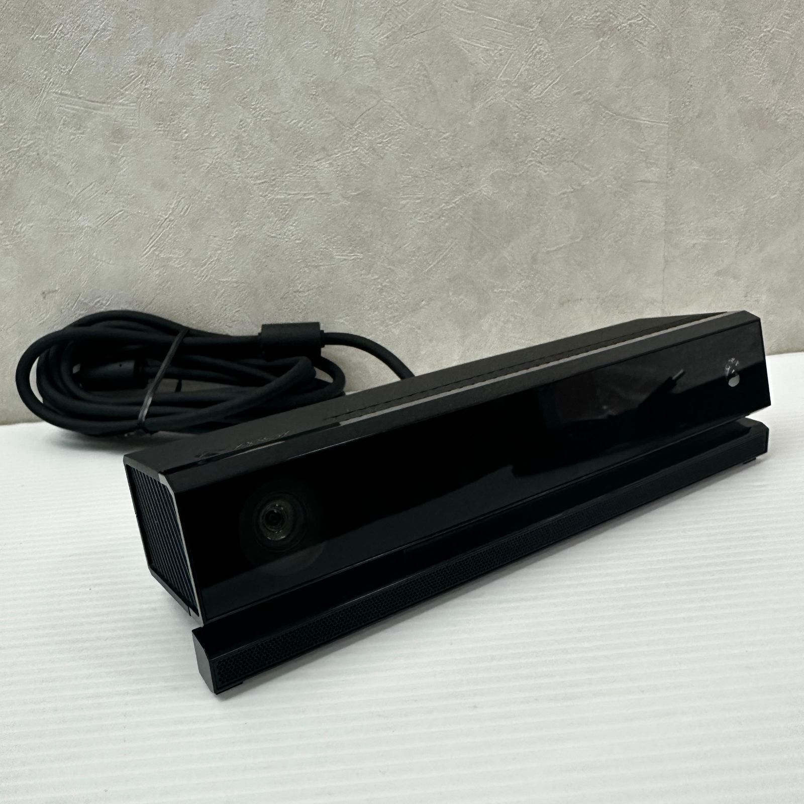 XBOX ONE 本体 + Kinect (Day One エディション) 500GB ※商品説明必読