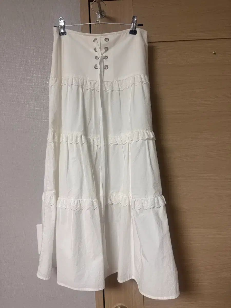 ラーティゼン 白 ロング丈スカート S