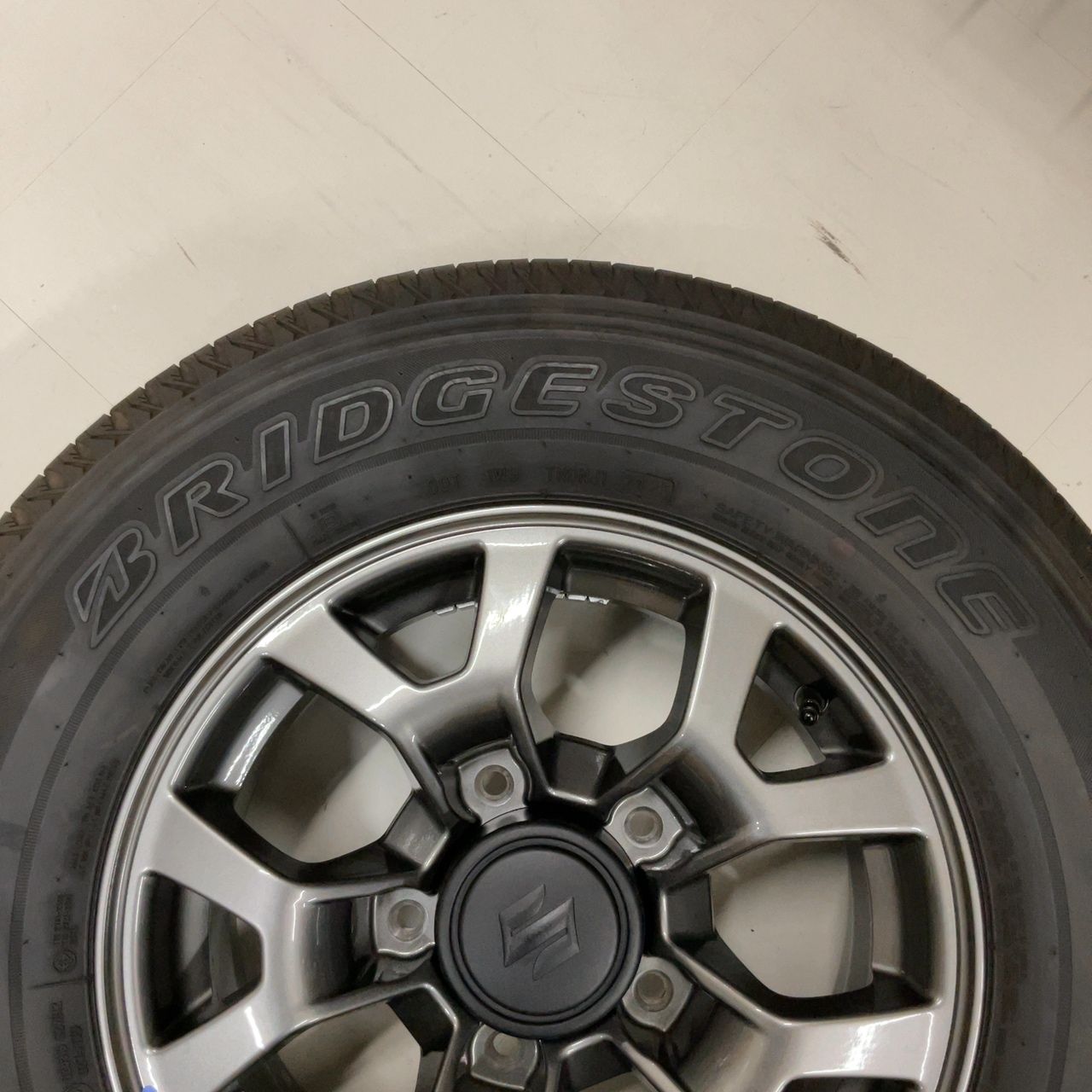 スズキジムニーシエラ純正15インチ デューラーH/L タイヤホイール 