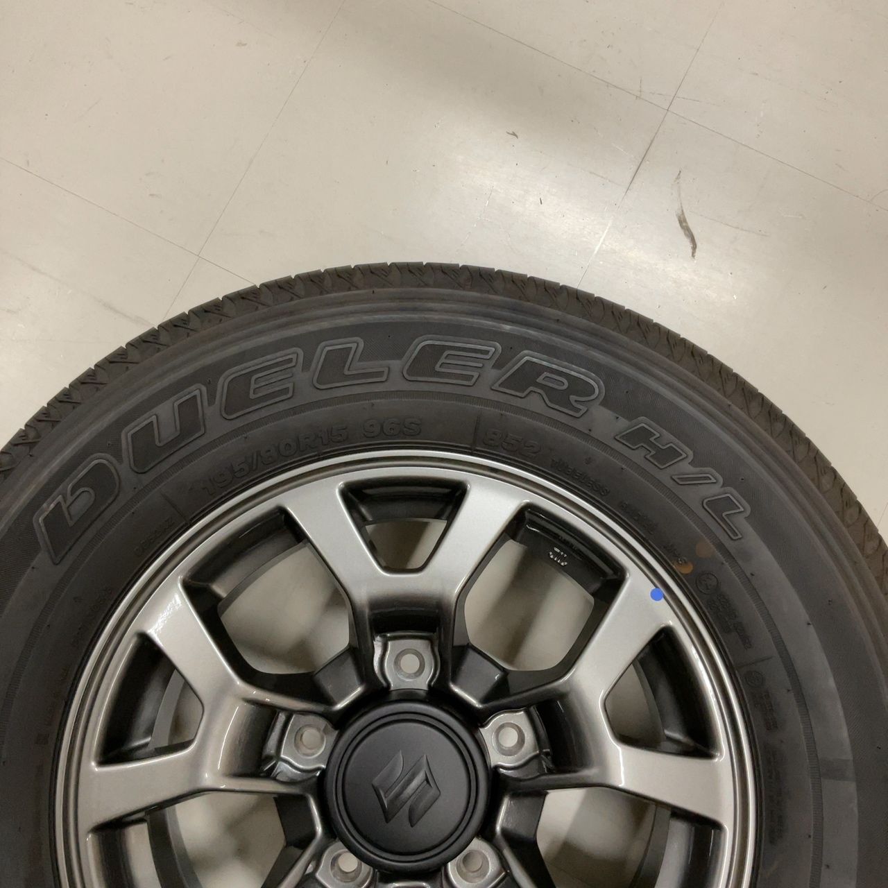 スズキジムニーシエラ純正15インチ デューラーH/L タイヤホイール