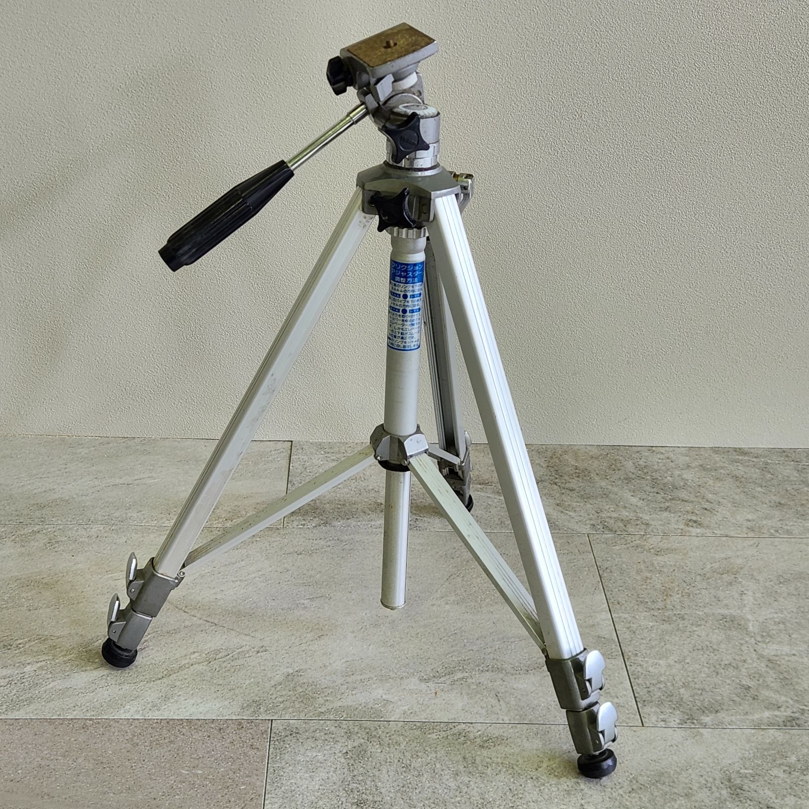 昭和レトロ】ベルボン 金属製 中型3段三脚 VGB-3DX 当時物 - メルカリ
