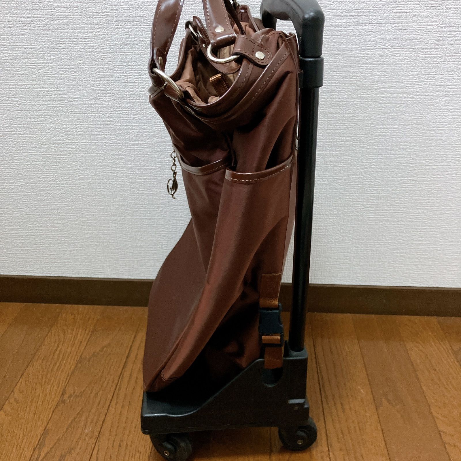 SWANY キャリーバッグ ブラウン 防水カバー付属 チャーム付き 美品