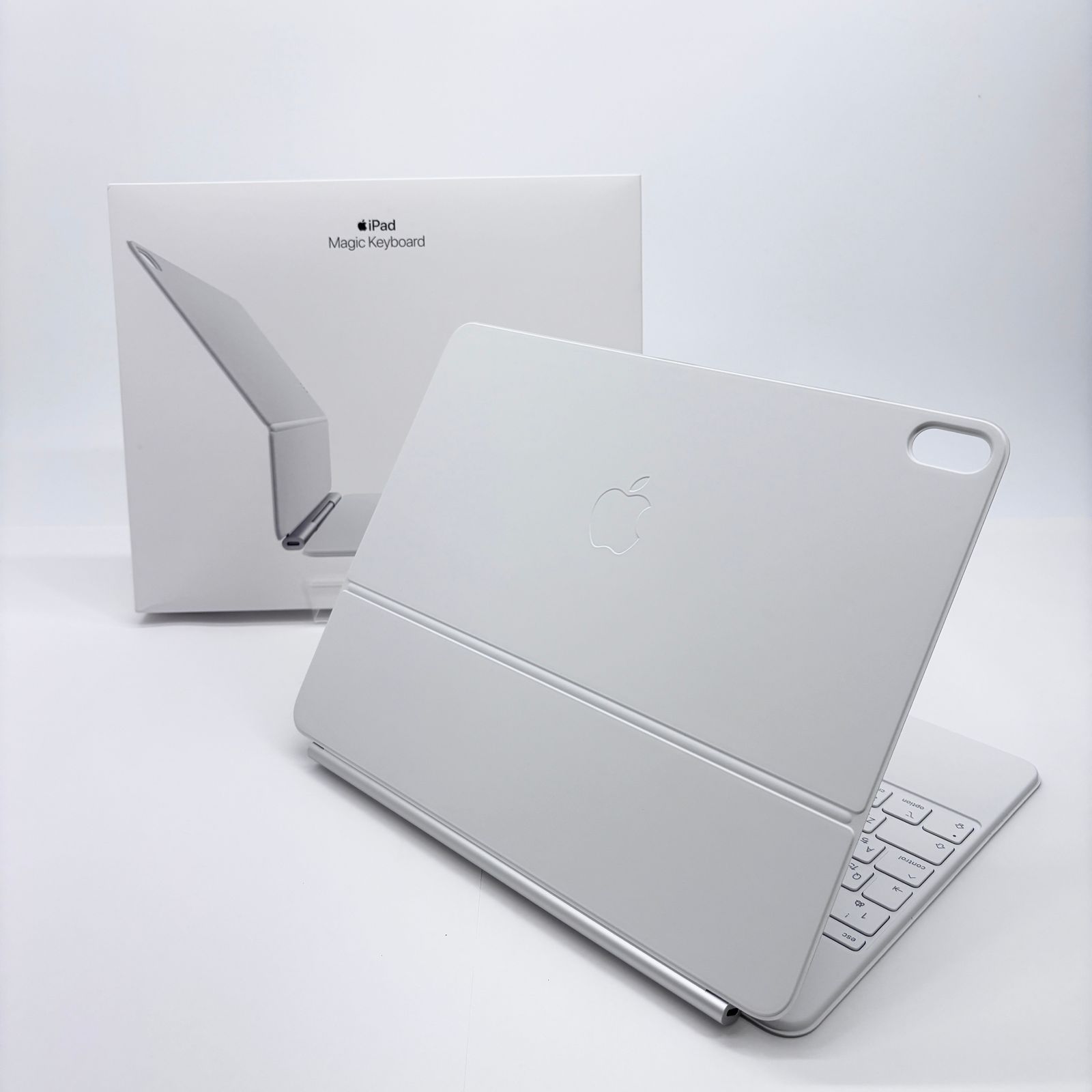 美品 Apple iPad Air Magic Keyboard MDFW4J/A 日本語 ホワイト【C8116-80】