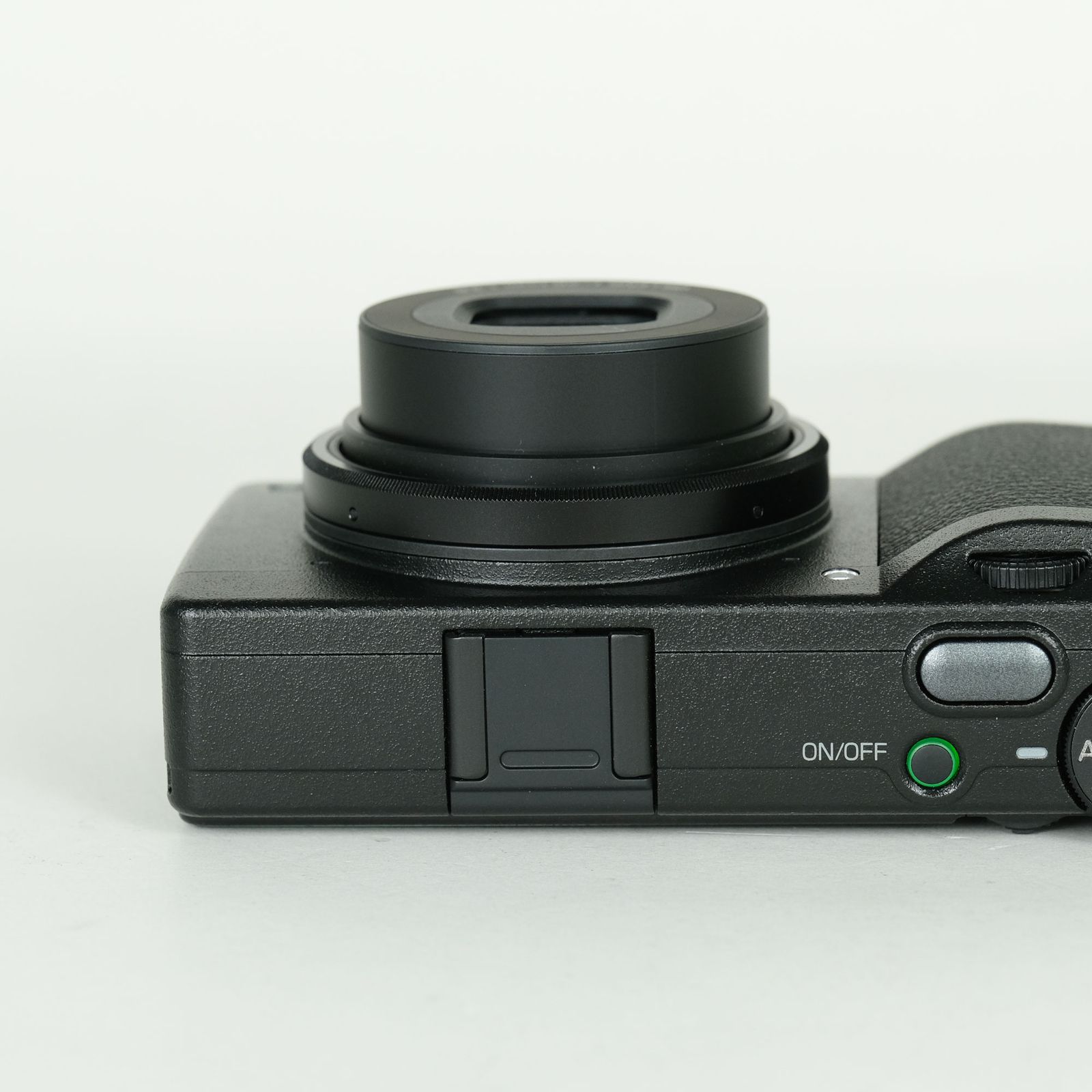 美品 | シャッター数879回] RICOH GR IIIx HDF | コンパクトデジタル