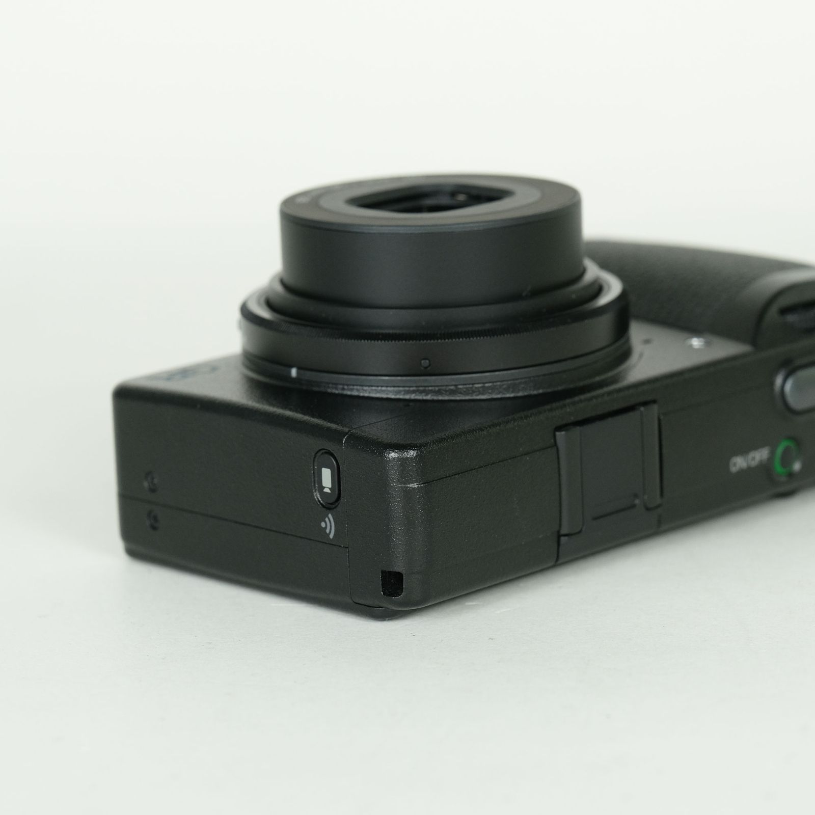 美品 | シャッター数879回] RICOH GR IIIx HDF | コンパクトデジタル
