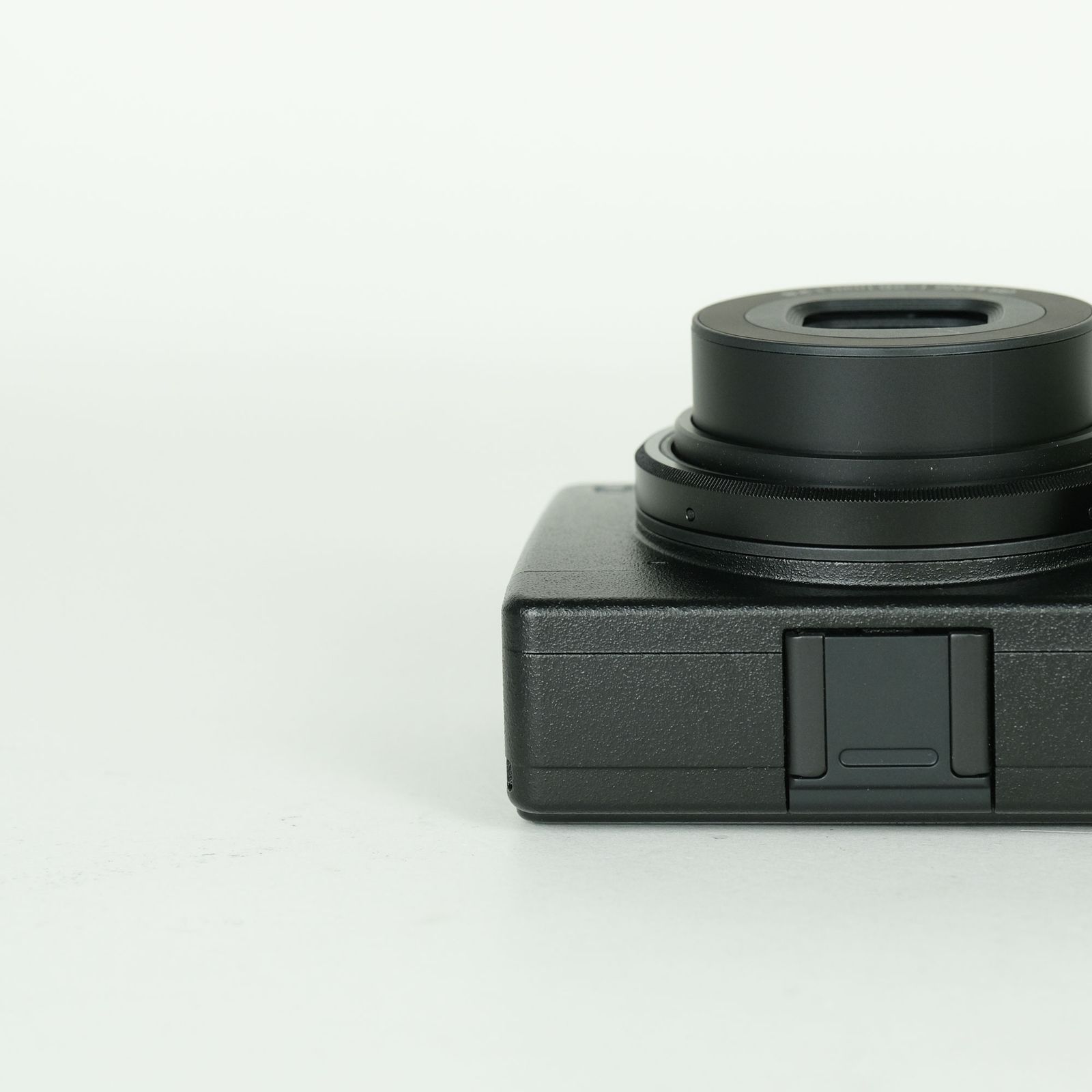 美品 | シャッター数879回] RICOH GR IIIx HDF | コンパクトデジタル