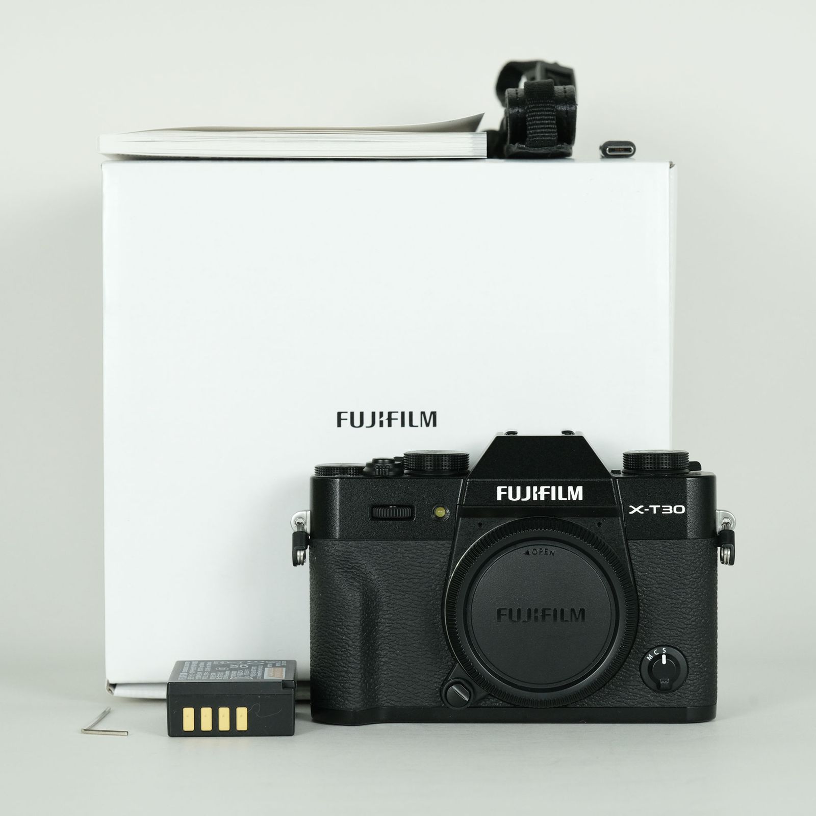 [美品 | シャッター数2,402回] FUJIFILM X-T30 III [ボディ ブラック] | FUJIFILM Xマウント