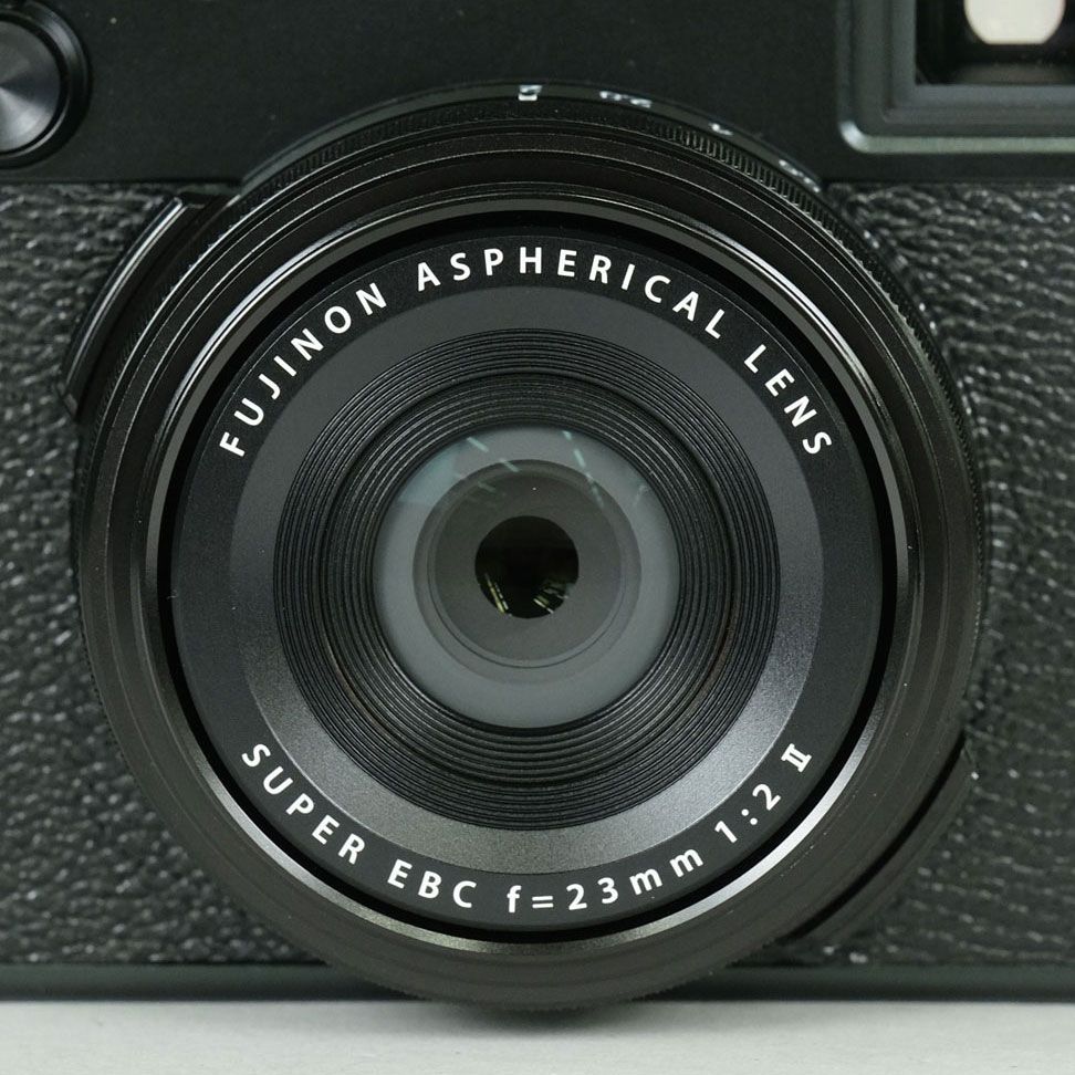 美品 | シャッター数2,200回｜別売り付属品付] FUJIFILM X100VI