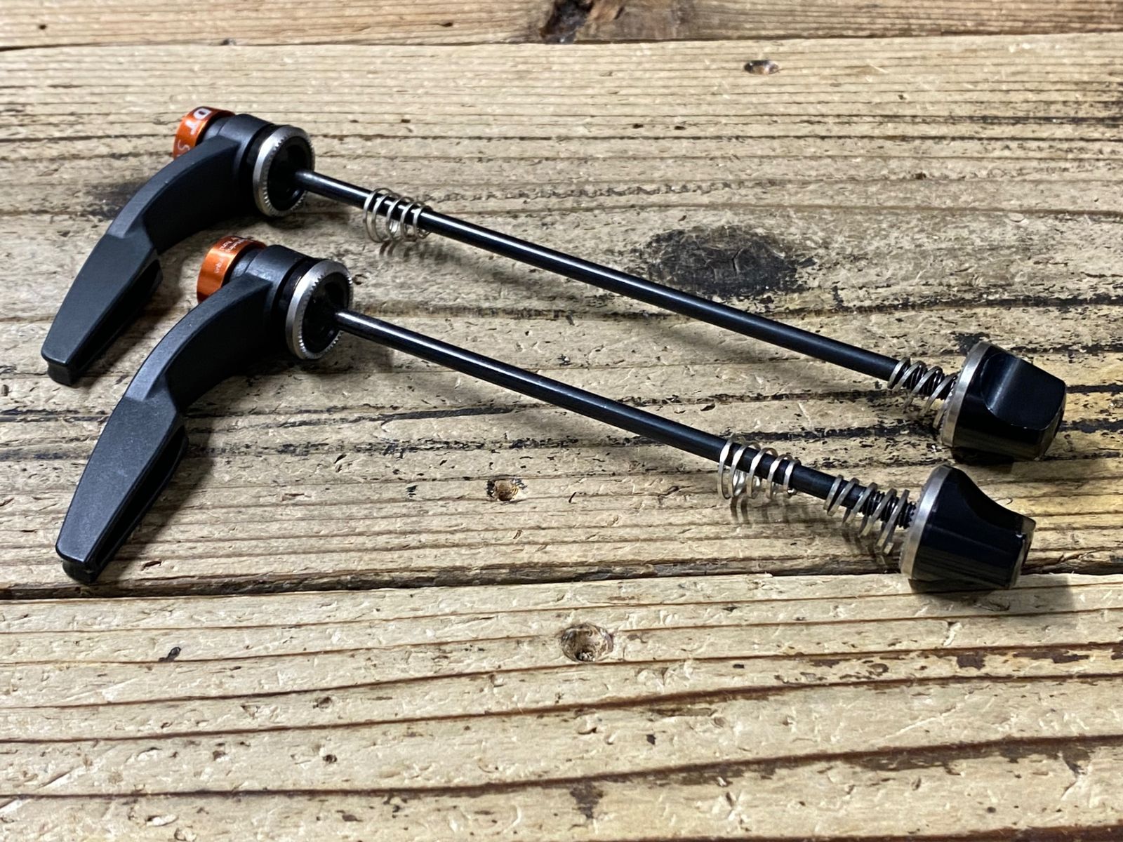 KF446 DT SWISS RWS スキュワー クイックリリース 100mm/130mm ロード用 スチールシャフト 前後セット