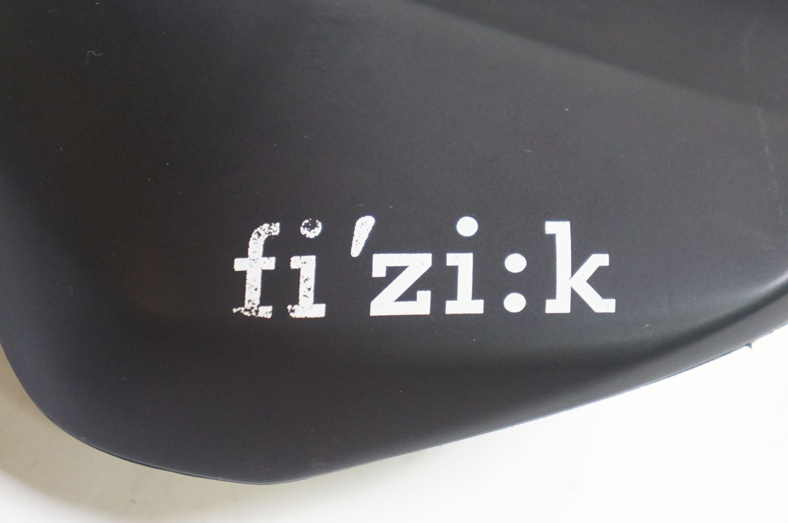 FIZIK 「フィジーク」 TEMPO ARGO R5 サドル / バイチャリ熊谷店