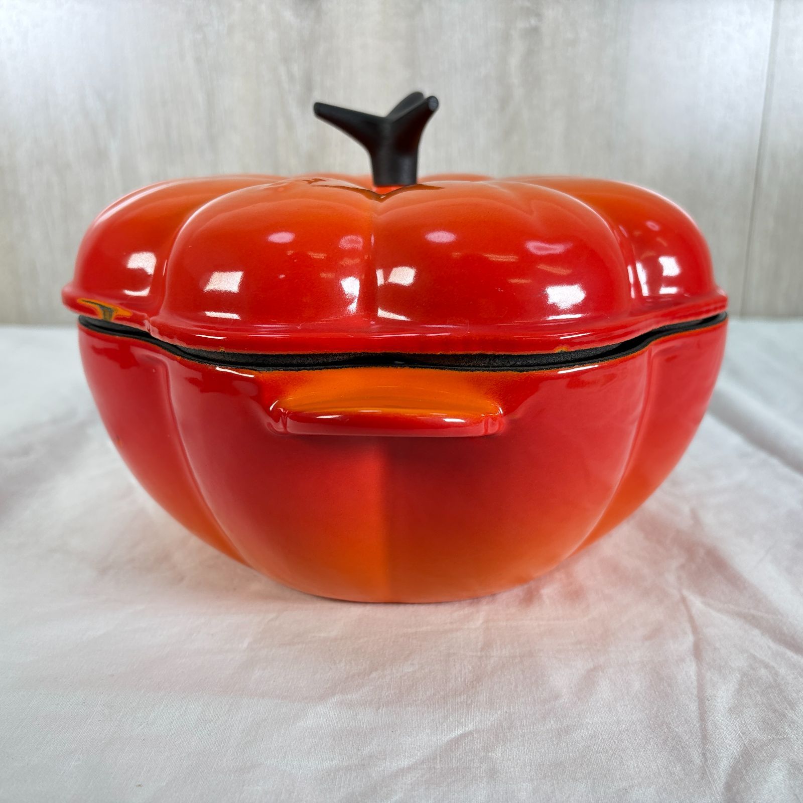 【美品】 LE CREUSET ルクルーゼ パンプキン 鍋 両手鍋 オレンジ Le Creuset ル・クルーゼ ココット・パンプキン オレンジ キャセロール