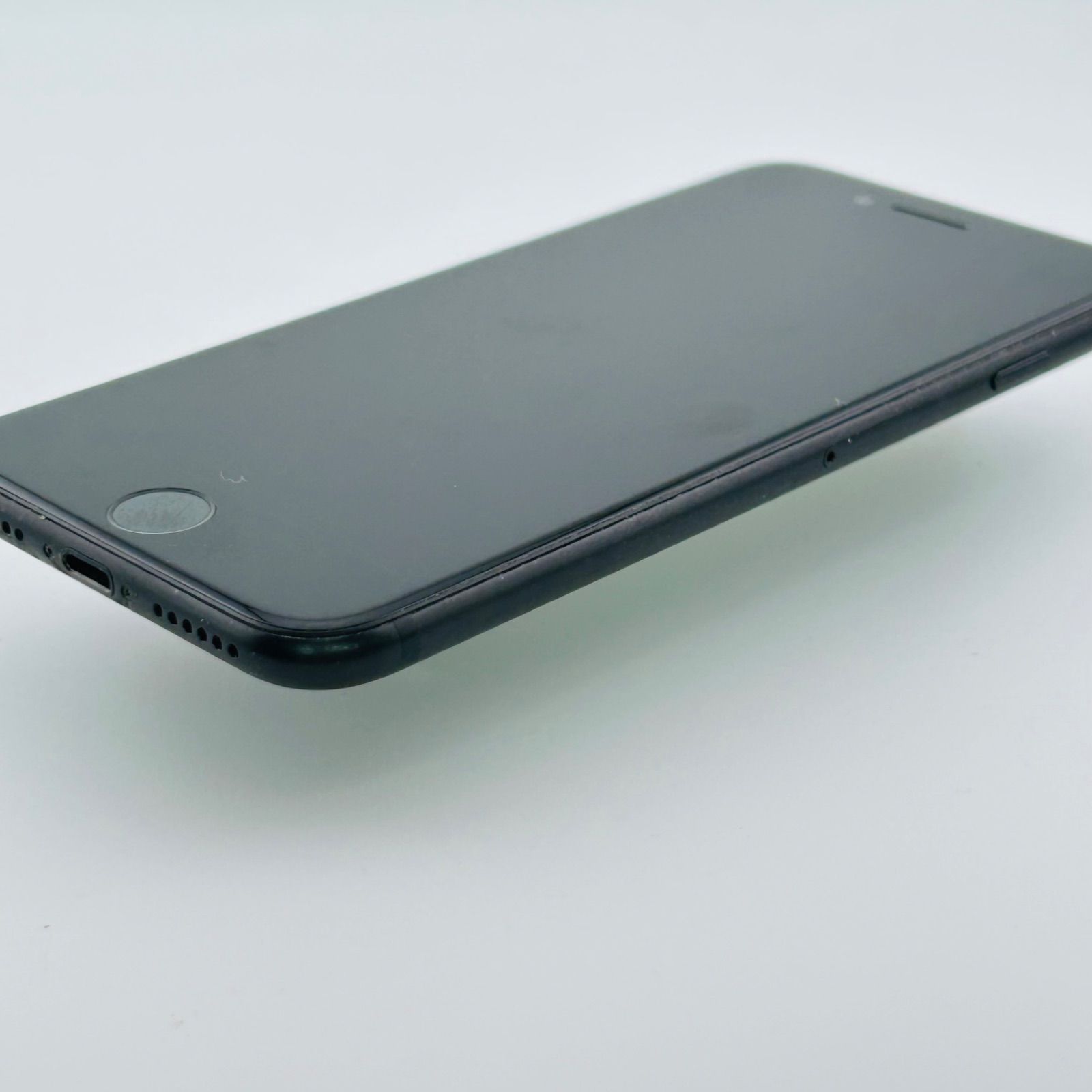 バッテリー良好 iPhone7 32GB ジェットブラック SIMフリー(simロック解除済) 白ロム 中古 本体 動作確認済 【最短送料無料】J-251 バッテリー良好 iPhone7 32GB ジェットブラック SIMフリー(simロック解除済) 白ロム 中古 本体 動作確認済 【最短送料無料】J-251