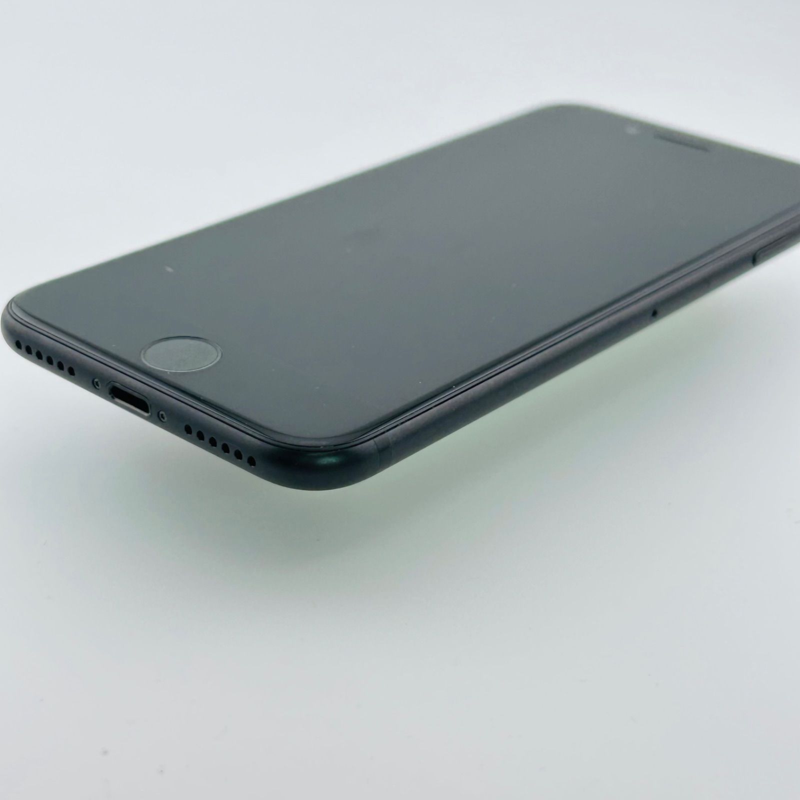バッテリー良好 iPhone7 32GB ジェットブラック SIMフリー(simロック解除済) 白ロム 中古 本体 動作確認済 【最短送料無料】J-249