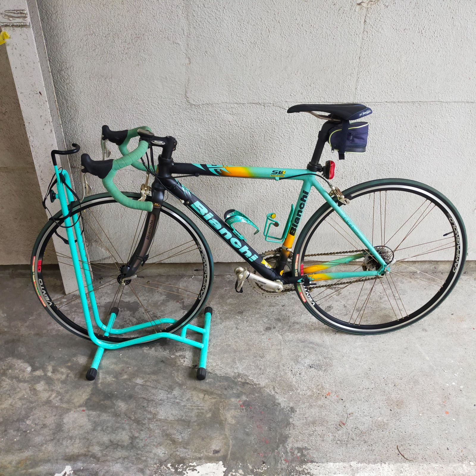 【Not delivered !!! 手渡限定：板橋区蓮沼町】Bianchi SB3 LITE ALLOY Reparto Corse 700×23C Campagnolo VELOCE ロードバイク スタンド付