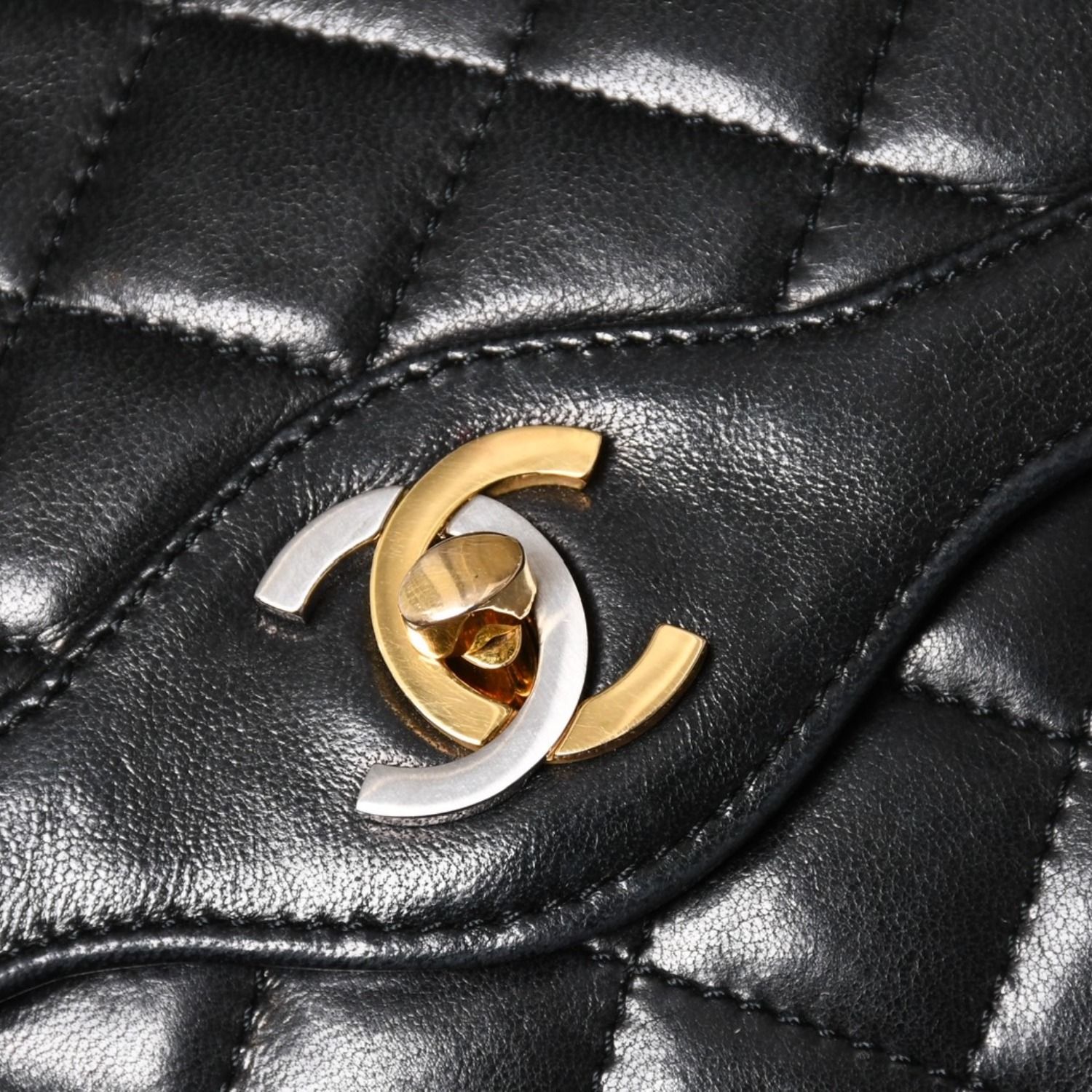 CHANEL シャネル パリ限定マトラッセチェーンショルダーバッグ W