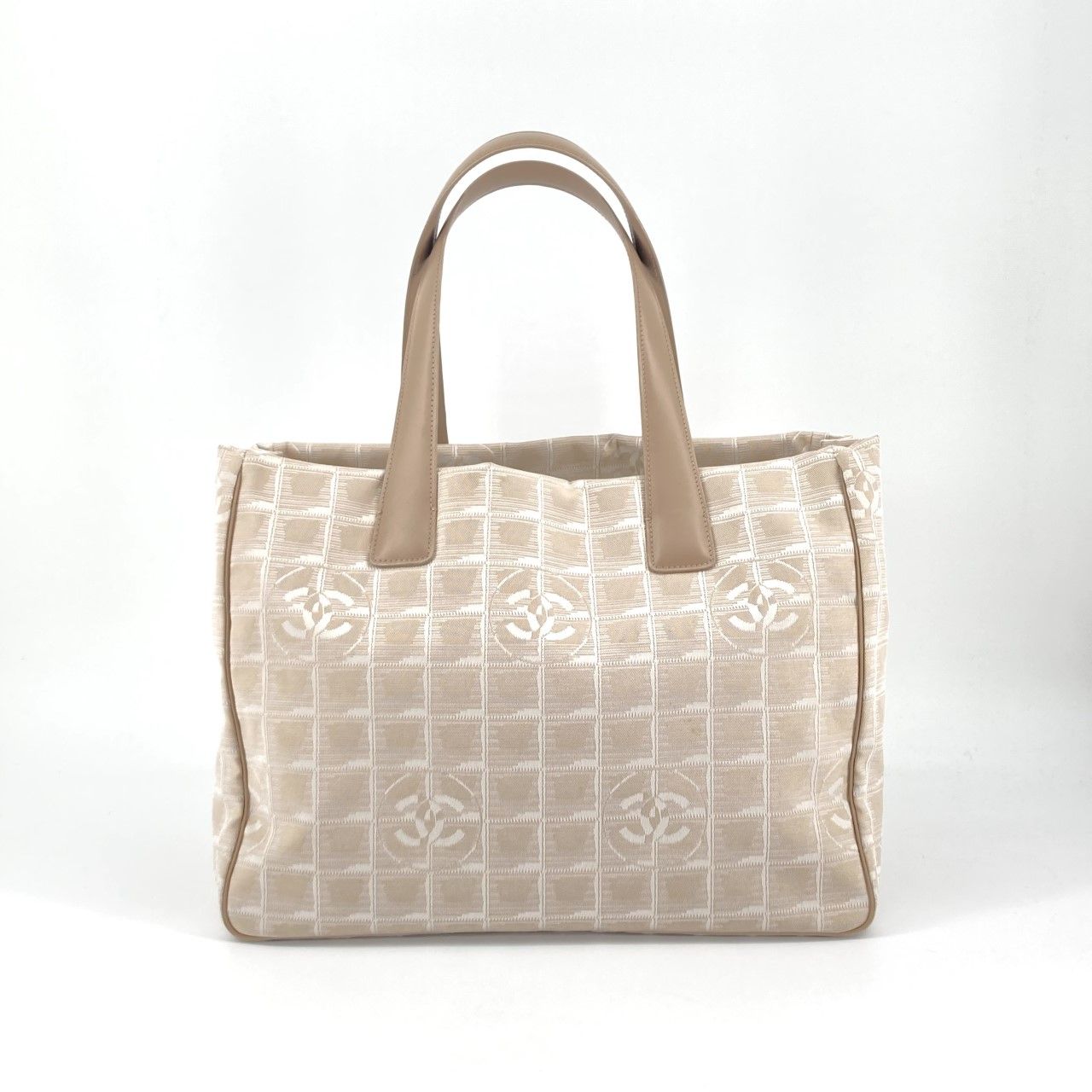 CHANEL（シャネル） ニュートラベルラインMM 11番台 A15991 トートバッグ ベージュ