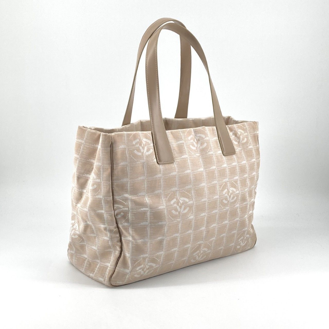 CHANEL（シャネル） ニュートラベルラインMM A15991 トートバッグ