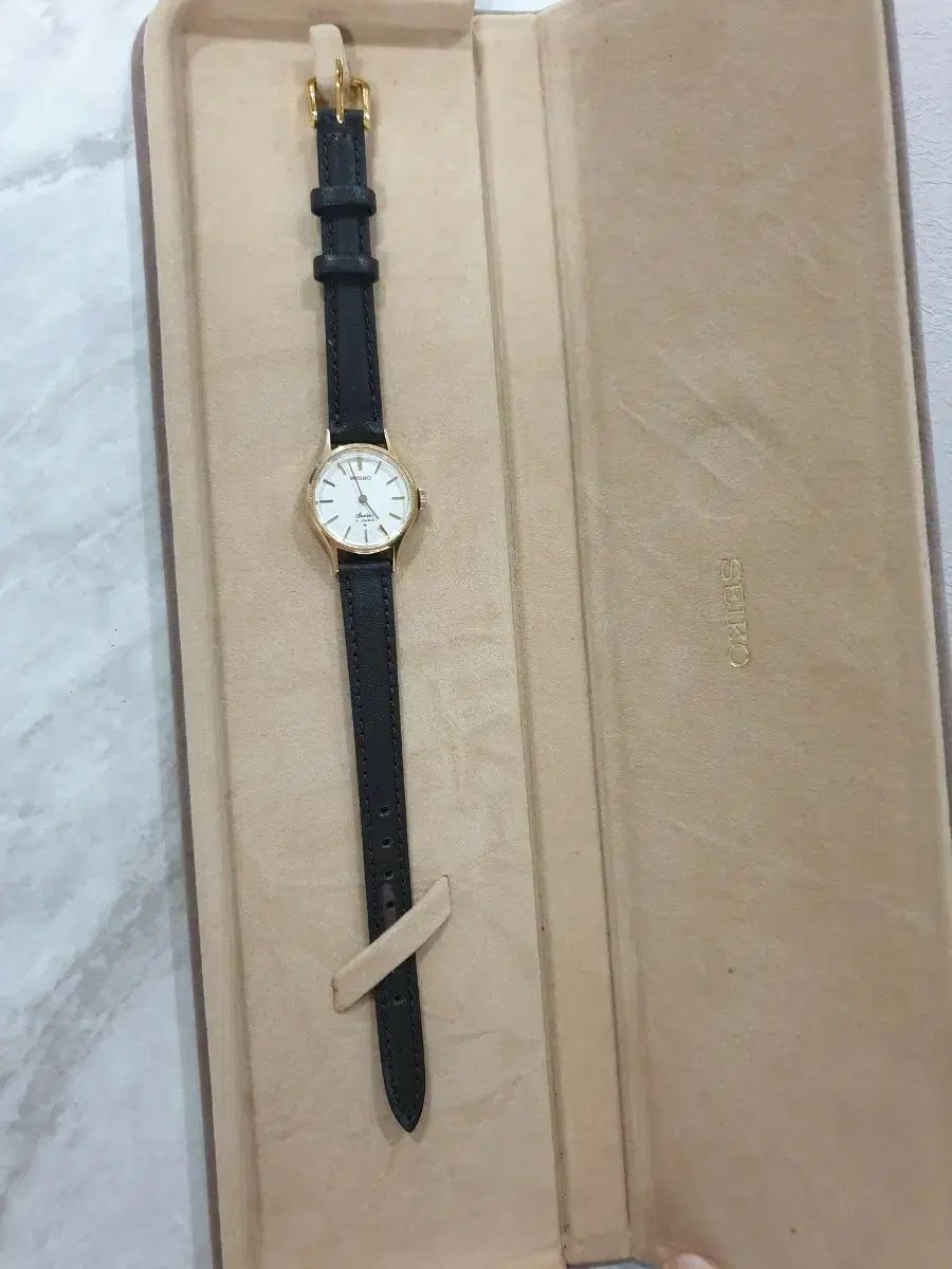 SEIKO 14k丸のままレディース リスト時計 (メンズ時計交換可能)