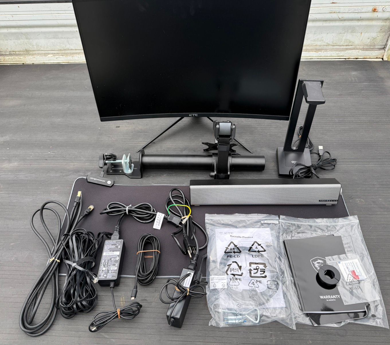S04206 KTC 27インチ湾曲ゲーミングモニター　H27S17　モニターアーム　ハビットヘッドセットスタンドTH630
