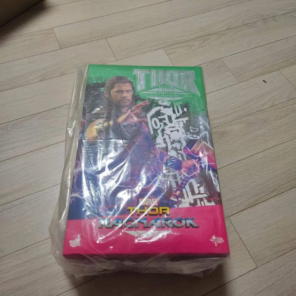 ホットトイズ MMS417 ロード・オブ・ヒーローズ ONE トゥー (トー) 出品
